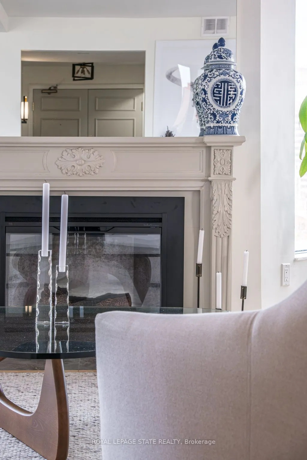 49 Robinson Street, #900