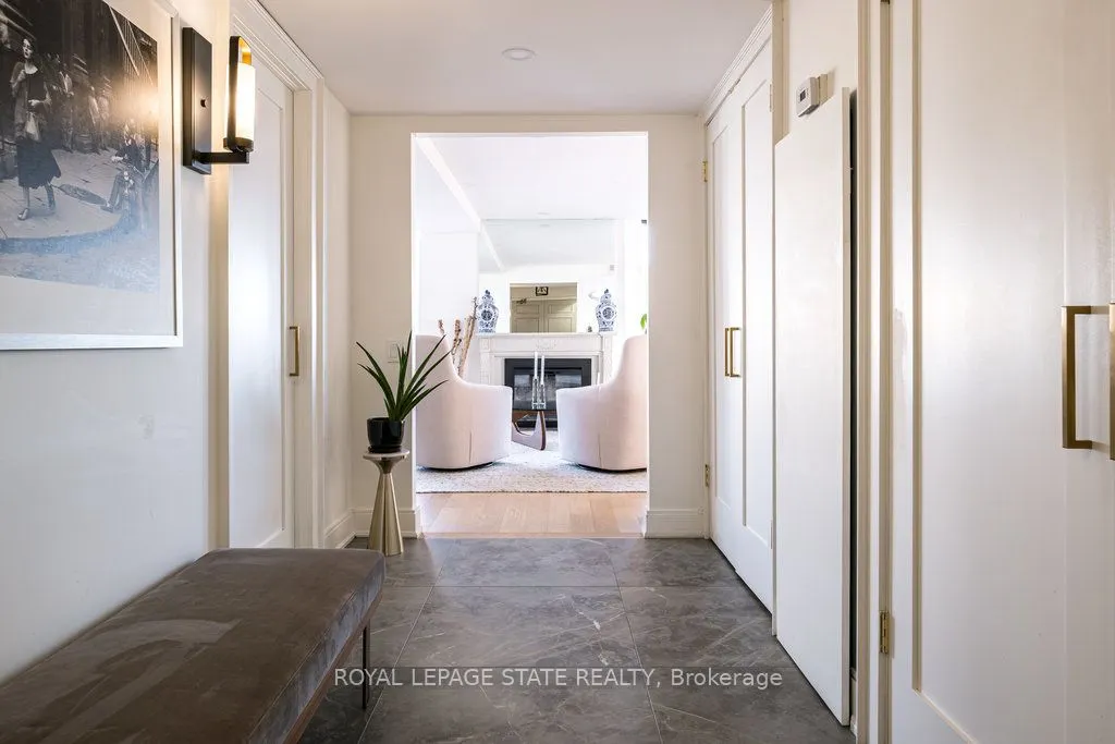 49 Robinson Street, #900