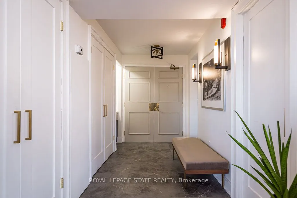 49 Robinson Street, #900