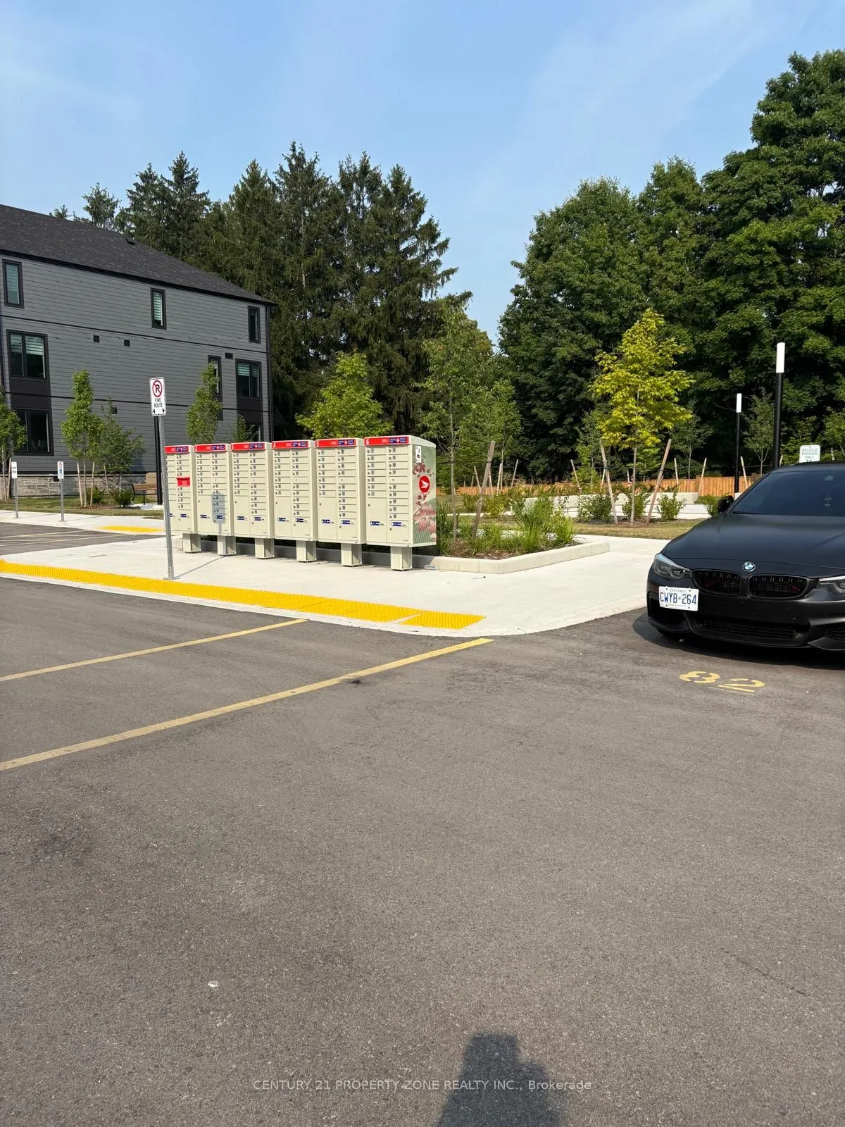 708 Woolwich Street W, #124