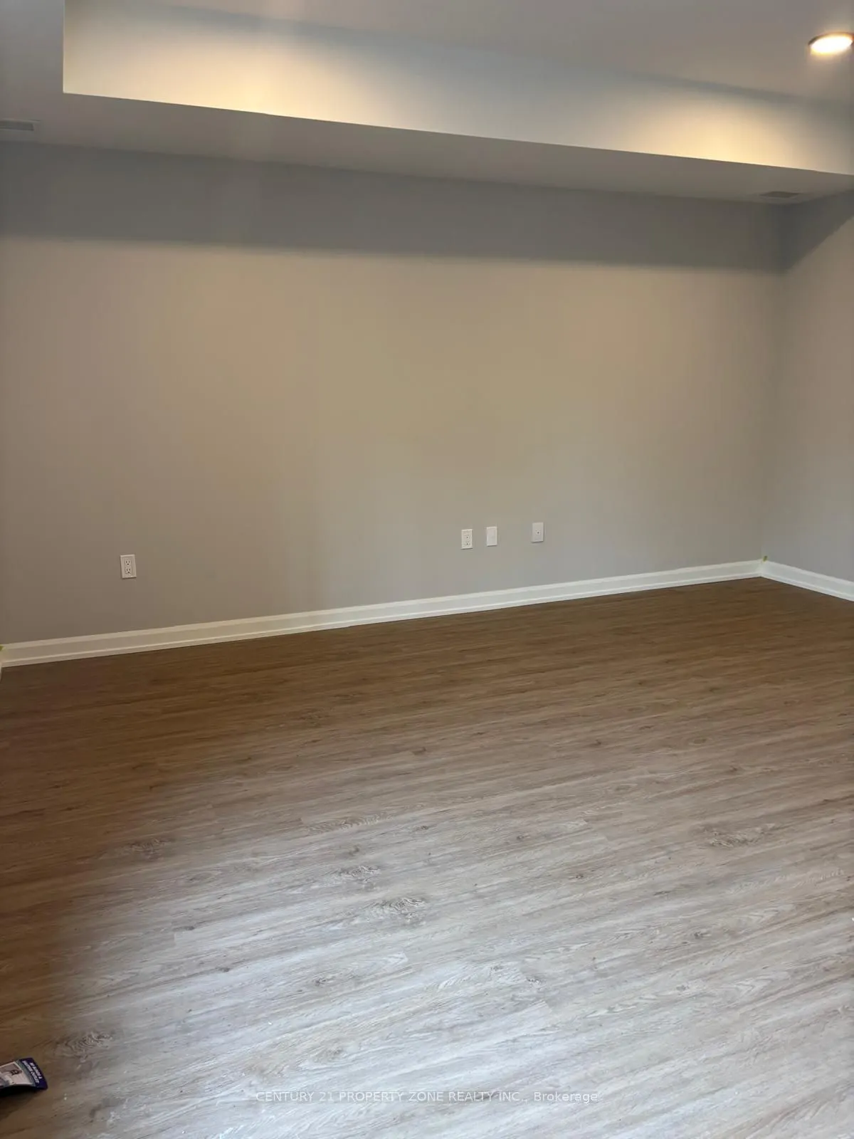 708 Woolwich Street W, #124