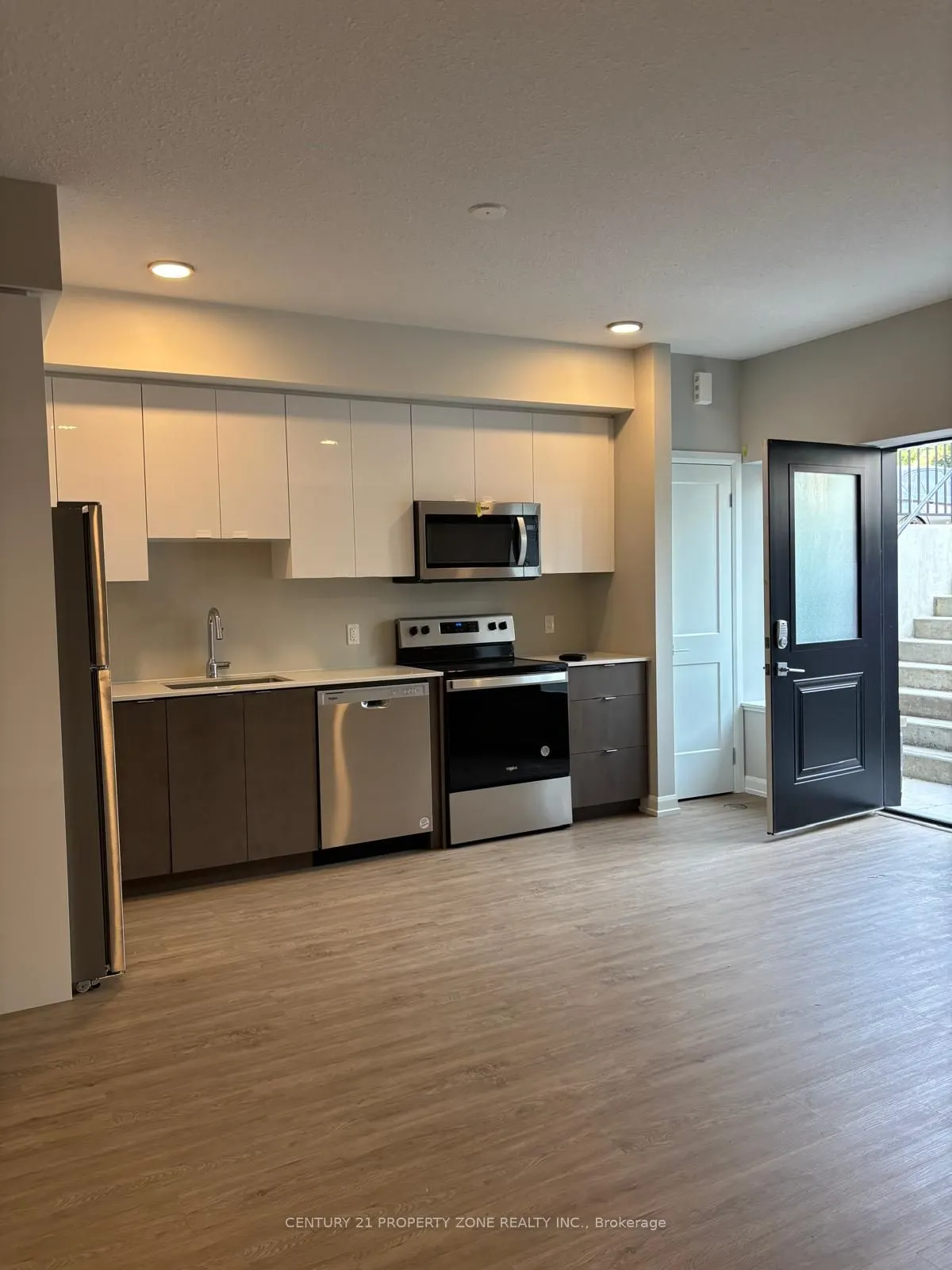 708 Woolwich Street W, #124