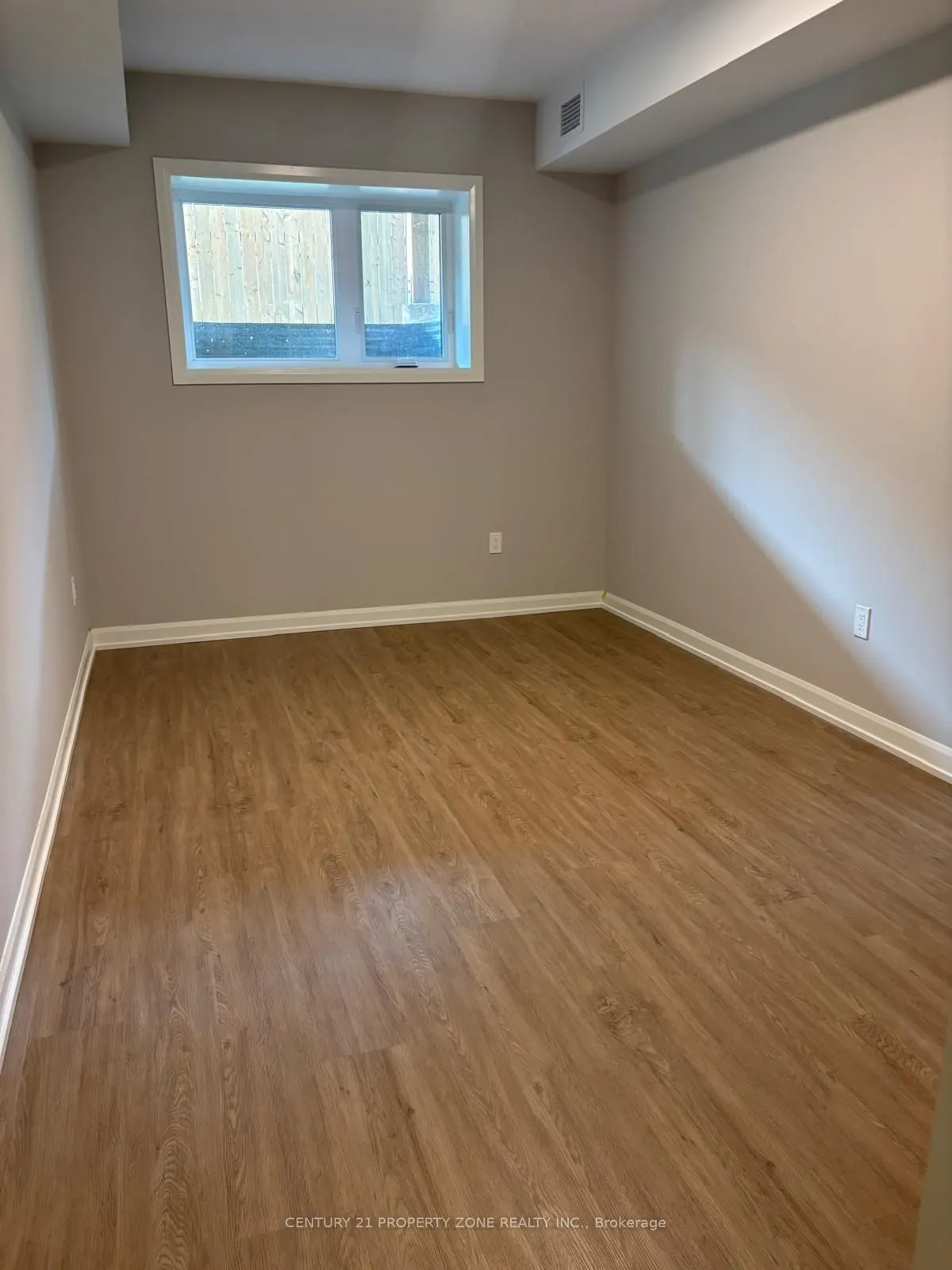 708 Woolwich Street W, #124