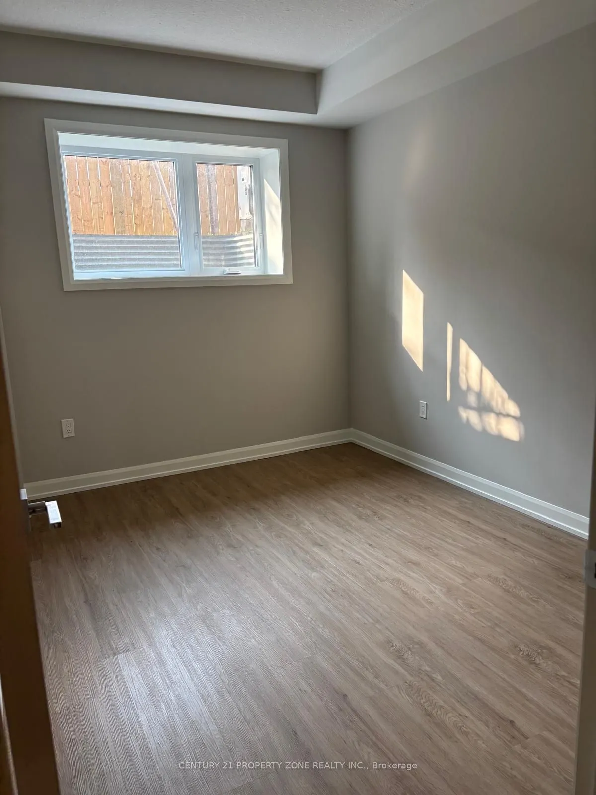 708 Woolwich Street W, #124