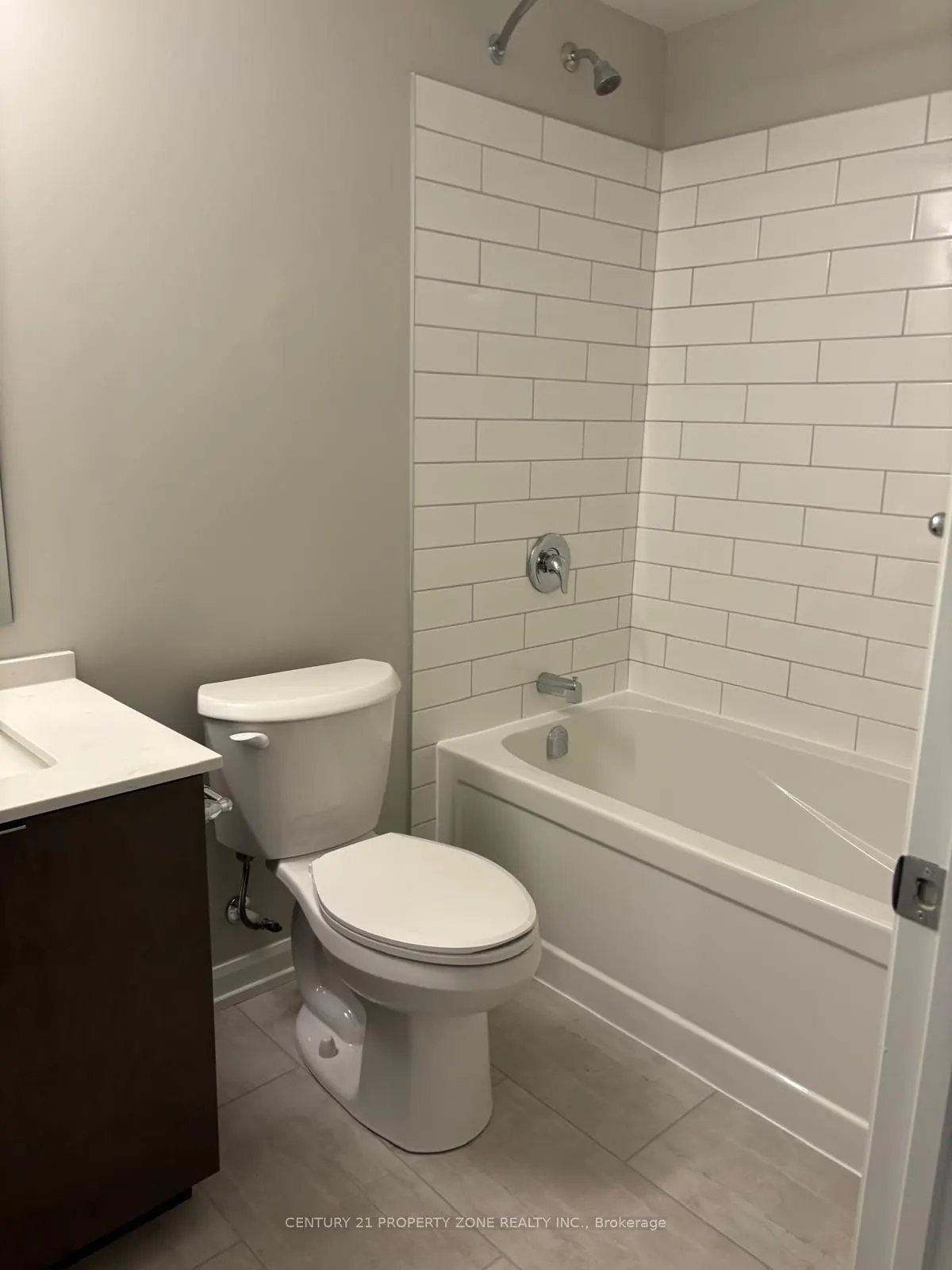 708 Woolwich Street W, #124