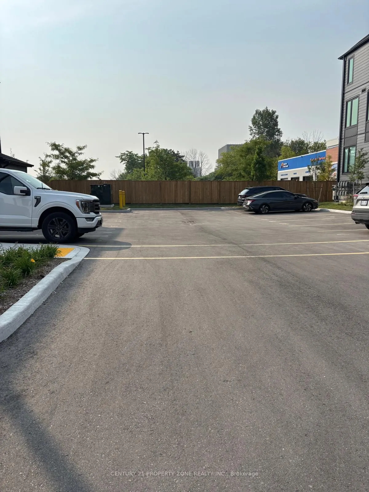 708 Woolwich Street W, #124