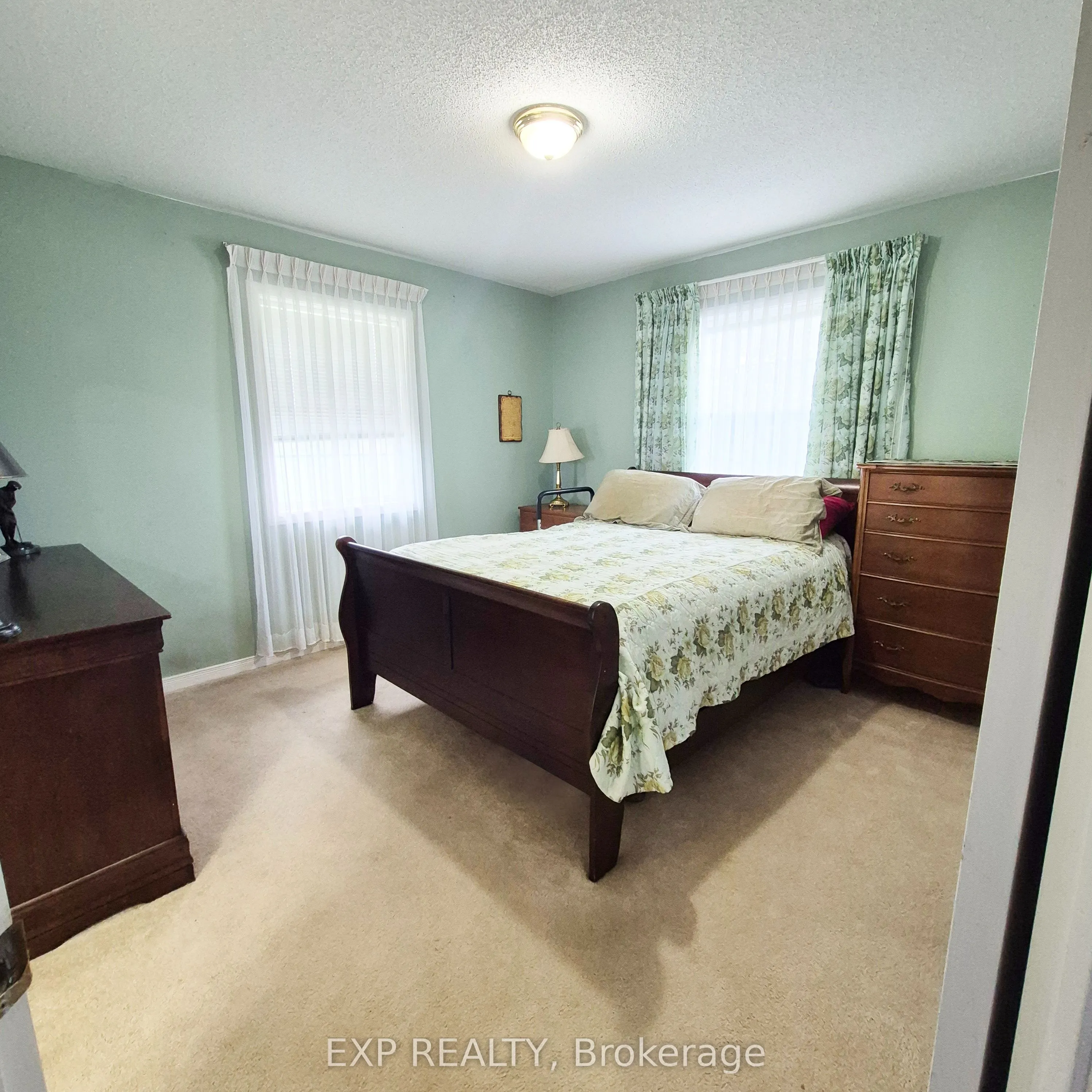 700 Barcovan Beach Road