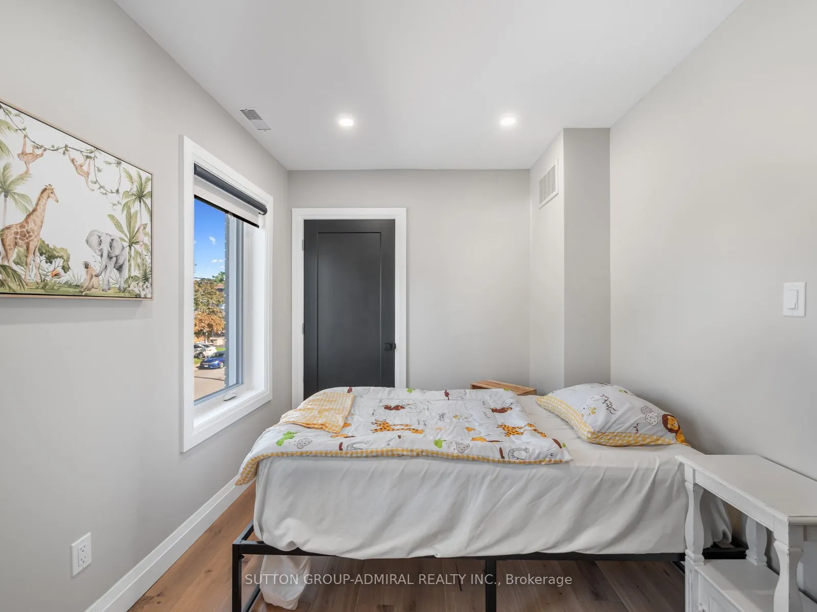 187 Rosslyn Avenue S