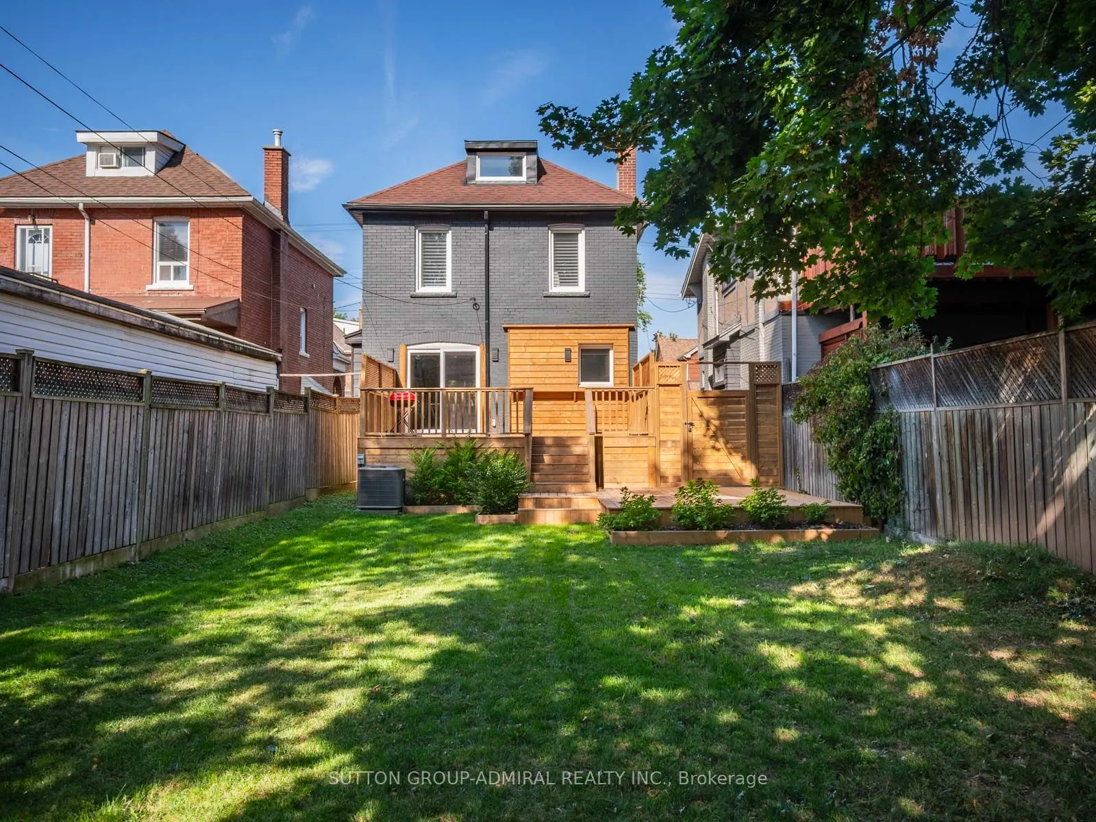 187 Rosslyn Avenue S