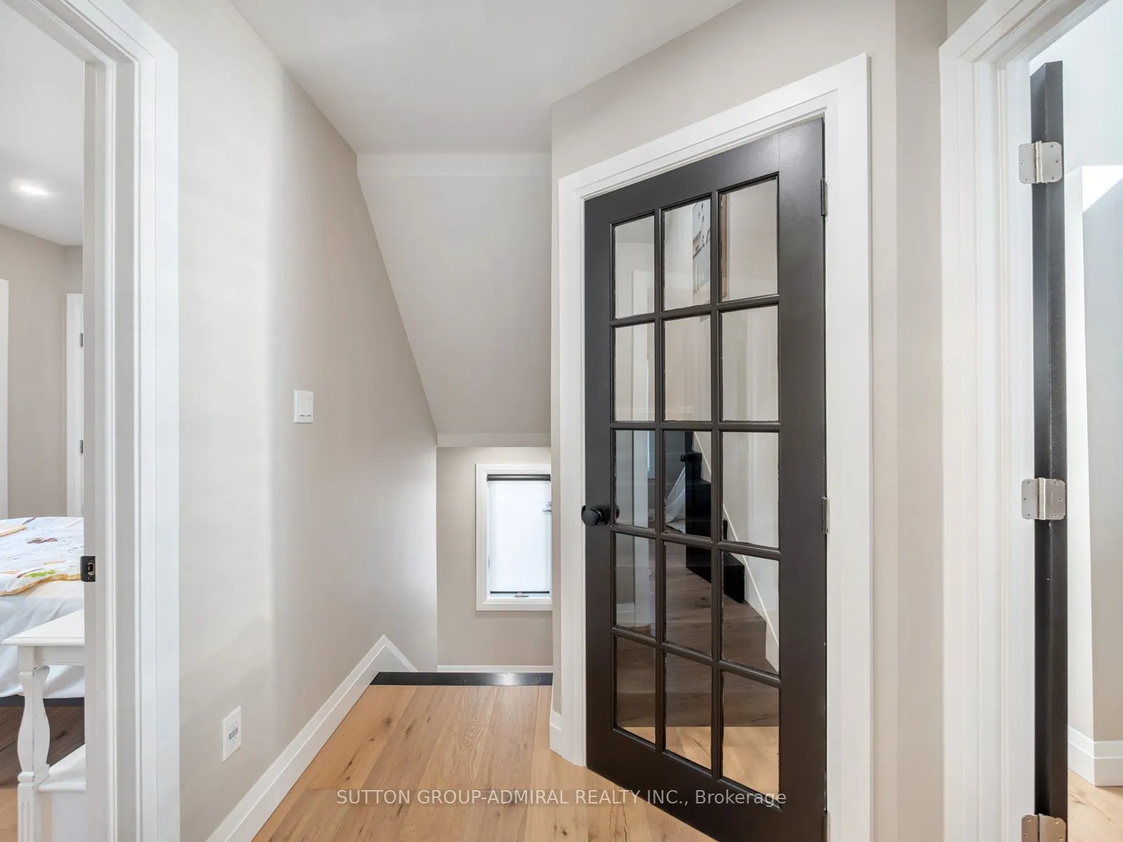 187 Rosslyn Avenue S