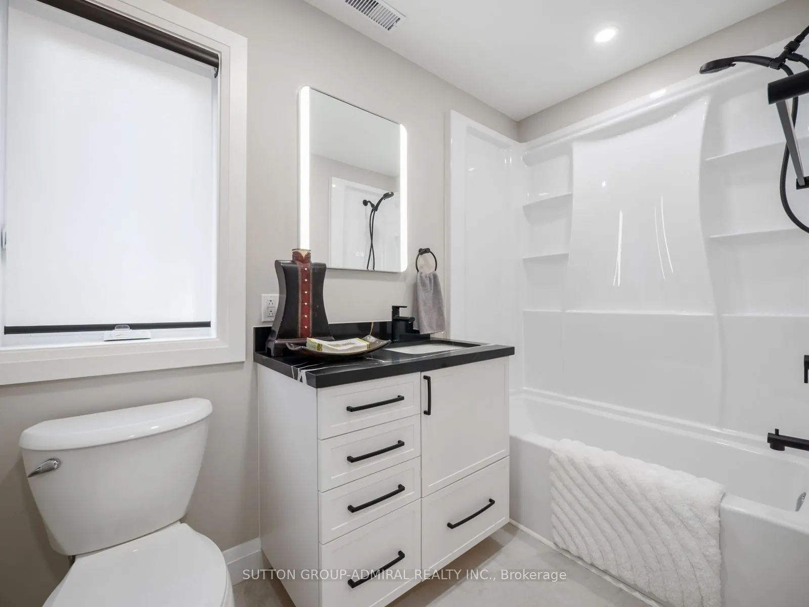 187 Rosslyn Avenue S