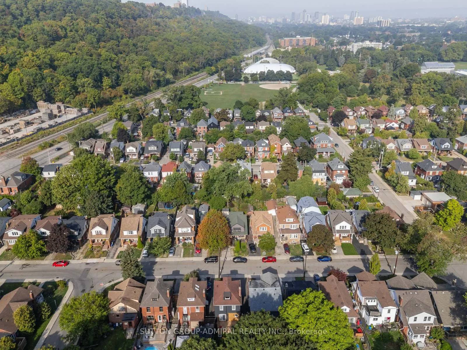 187 Rosslyn Avenue S