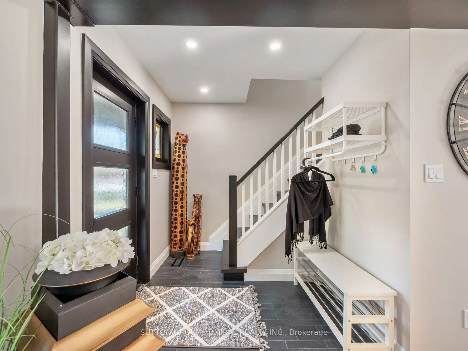 187 Rosslyn Avenue S