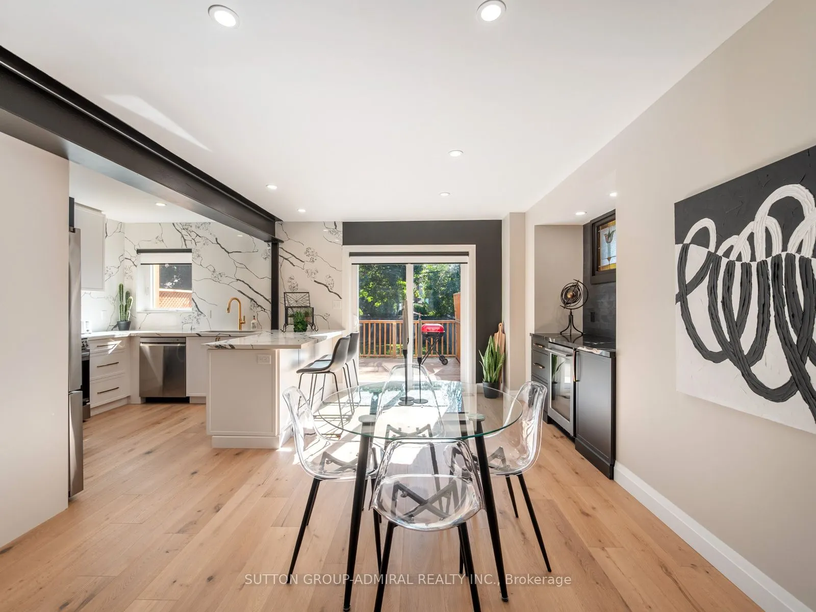 187 Rosslyn Avenue S