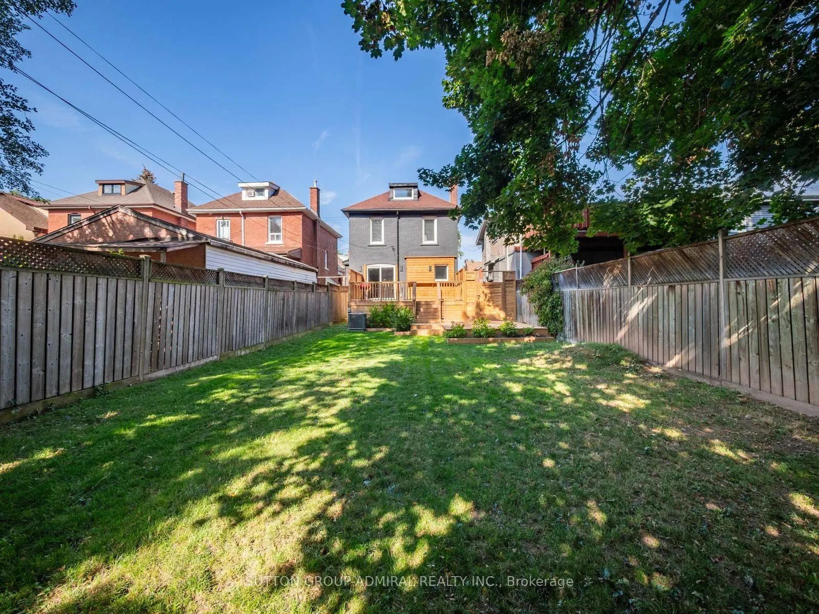 187 Rosslyn Avenue S