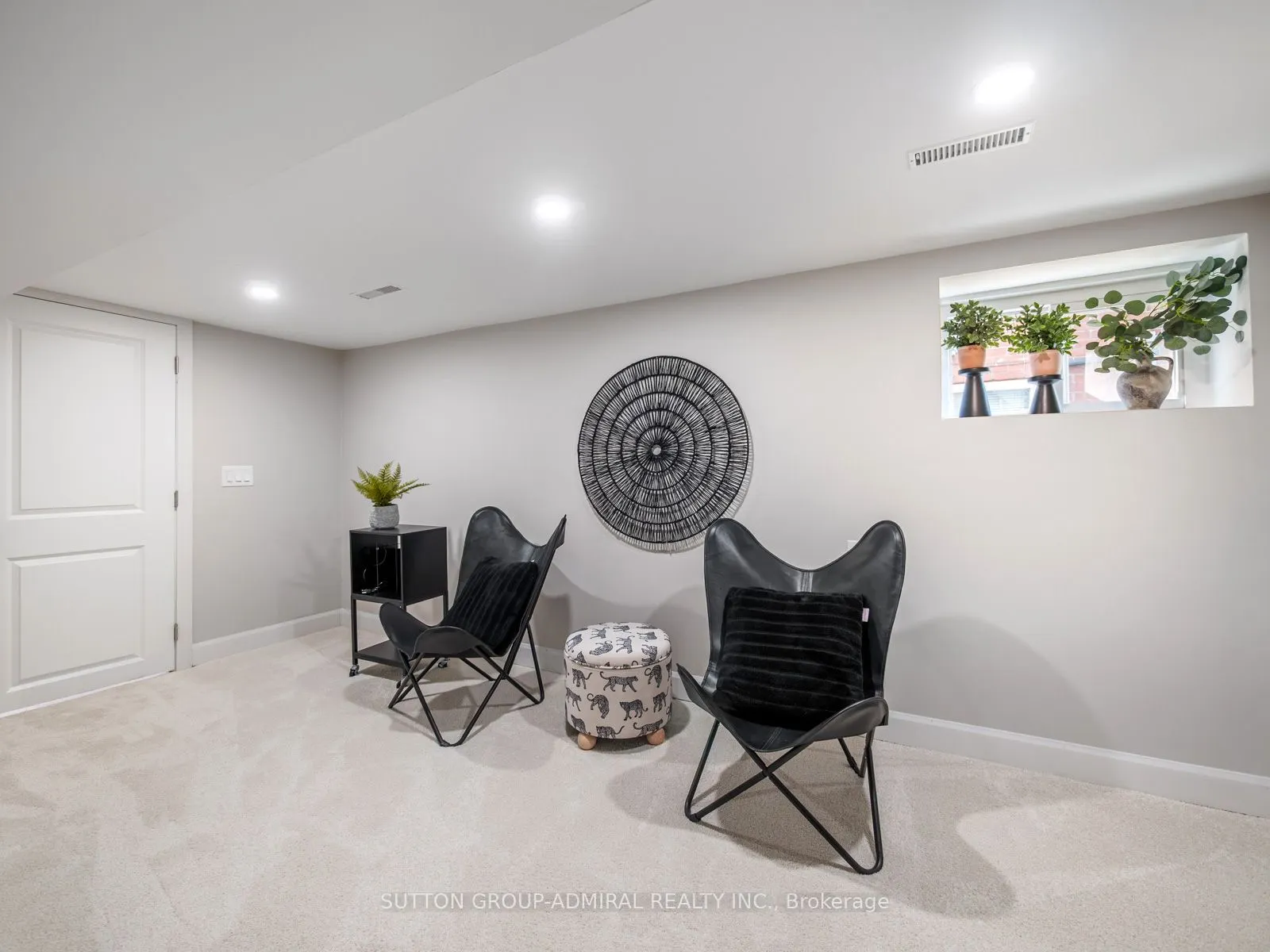 187 Rosslyn Avenue S