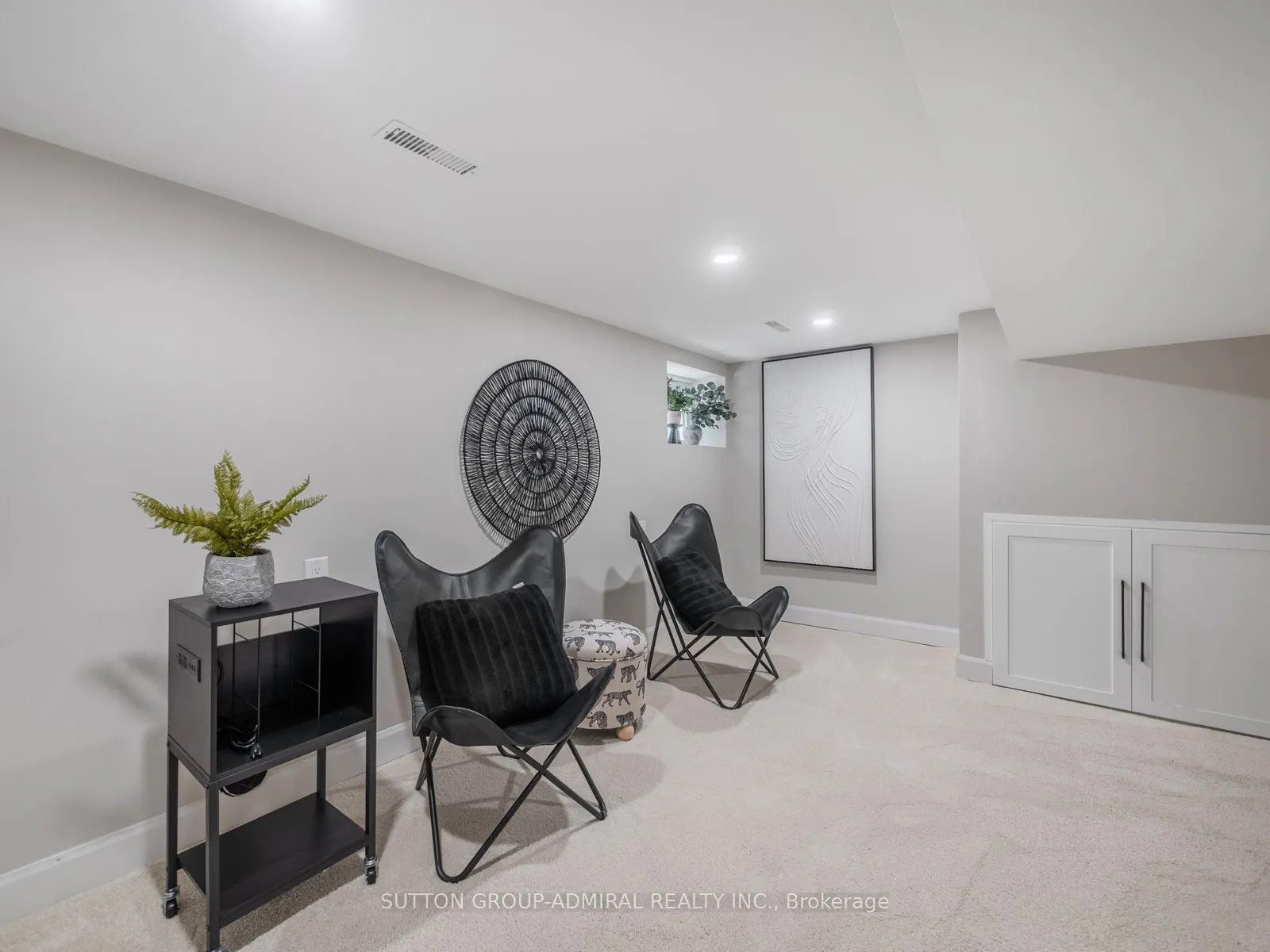 187 Rosslyn Avenue S