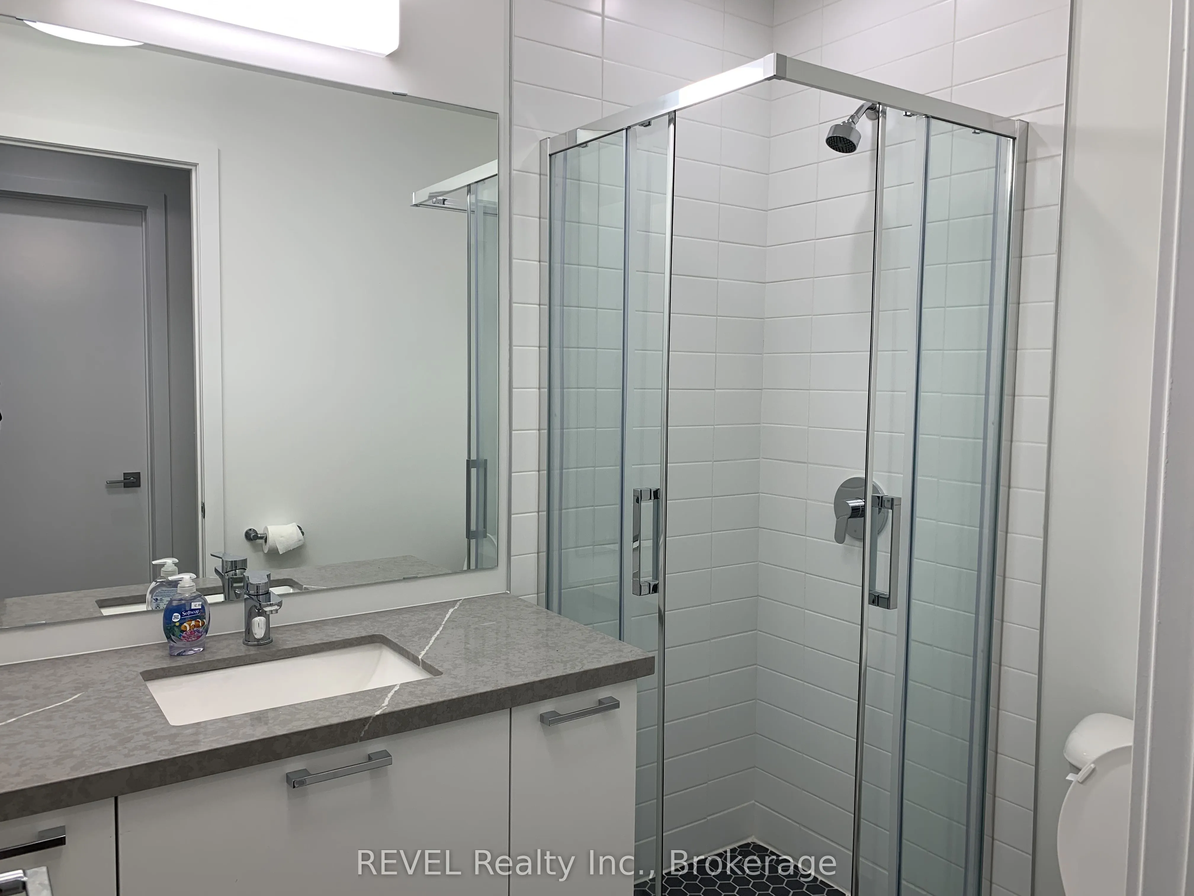 479 Charlton Avenue E, #407