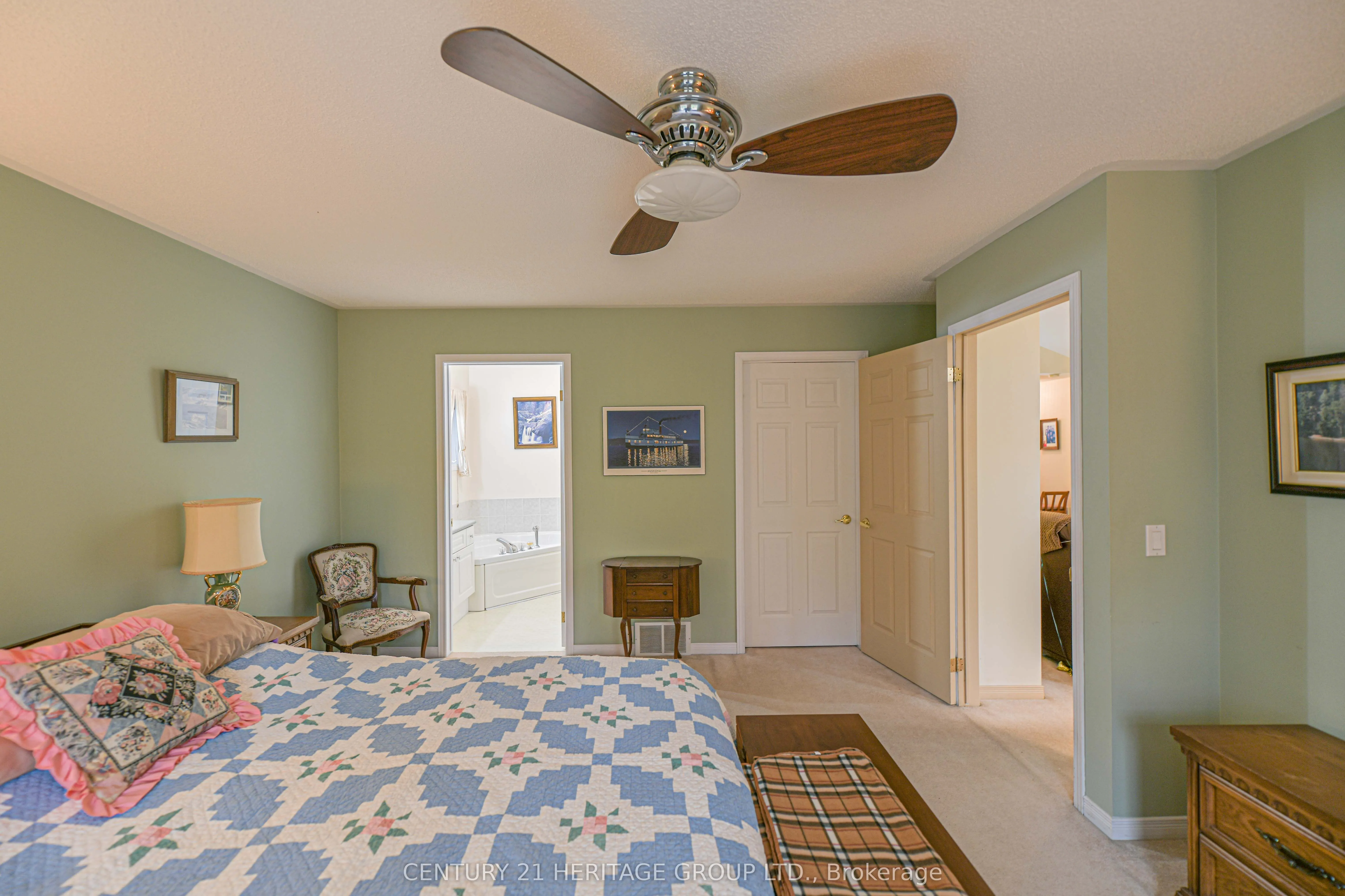 19 Springwood Crescent