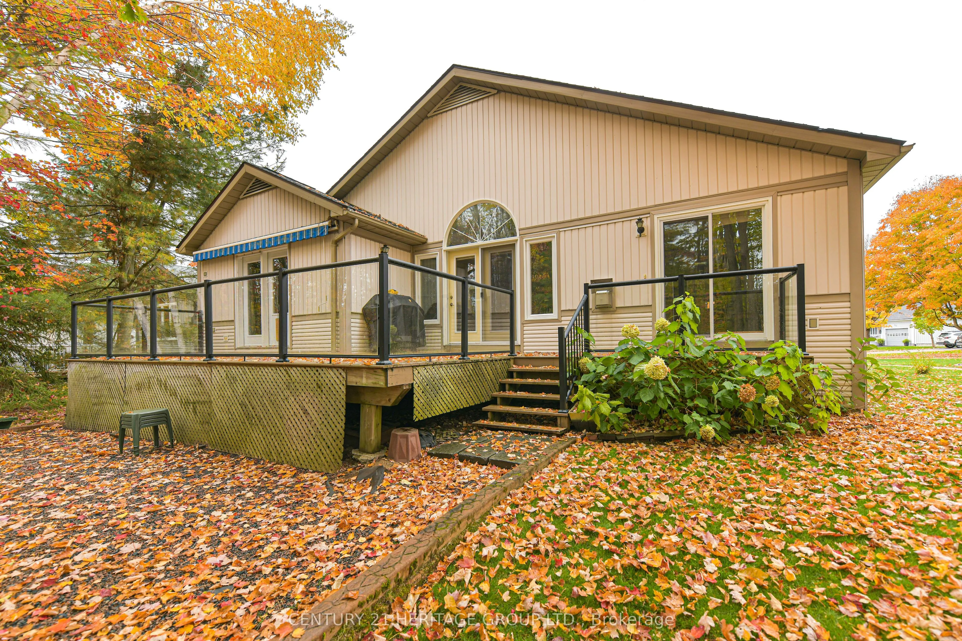 19 Springwood Crescent