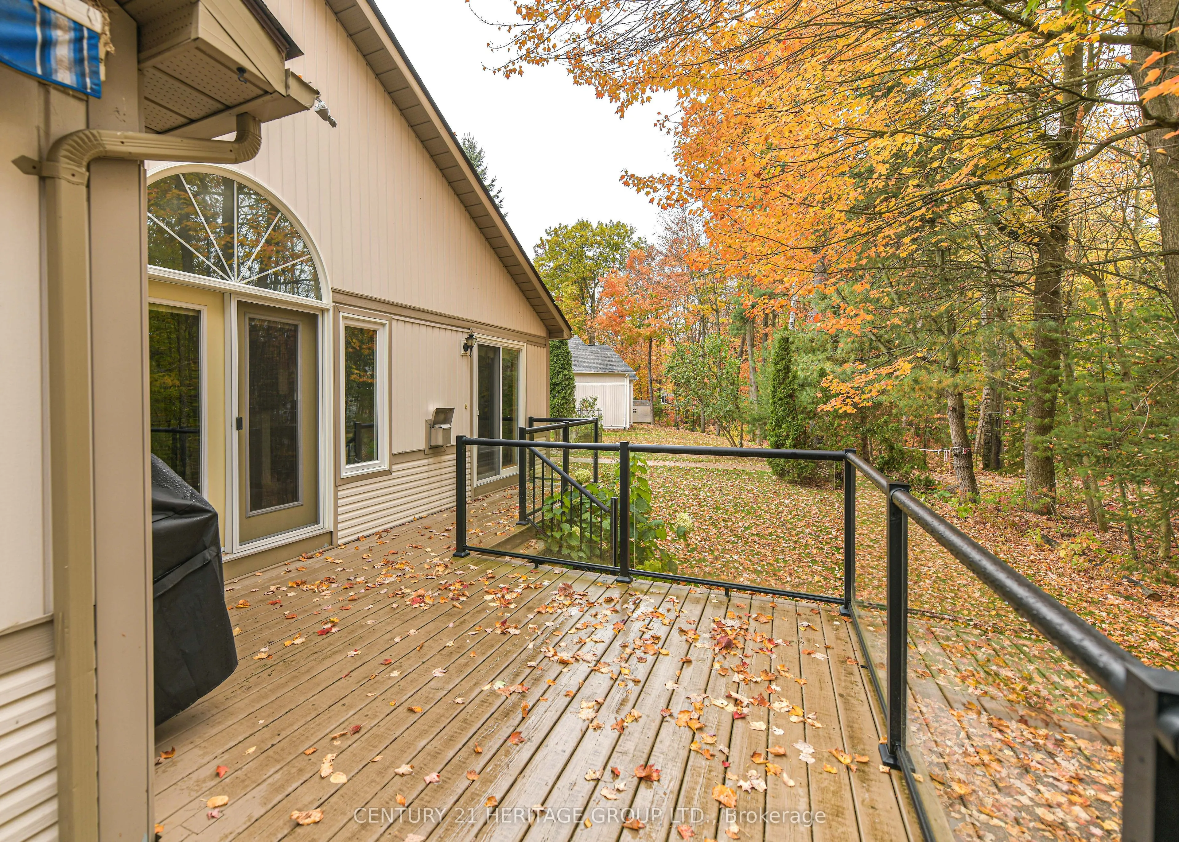 19 Springwood Crescent