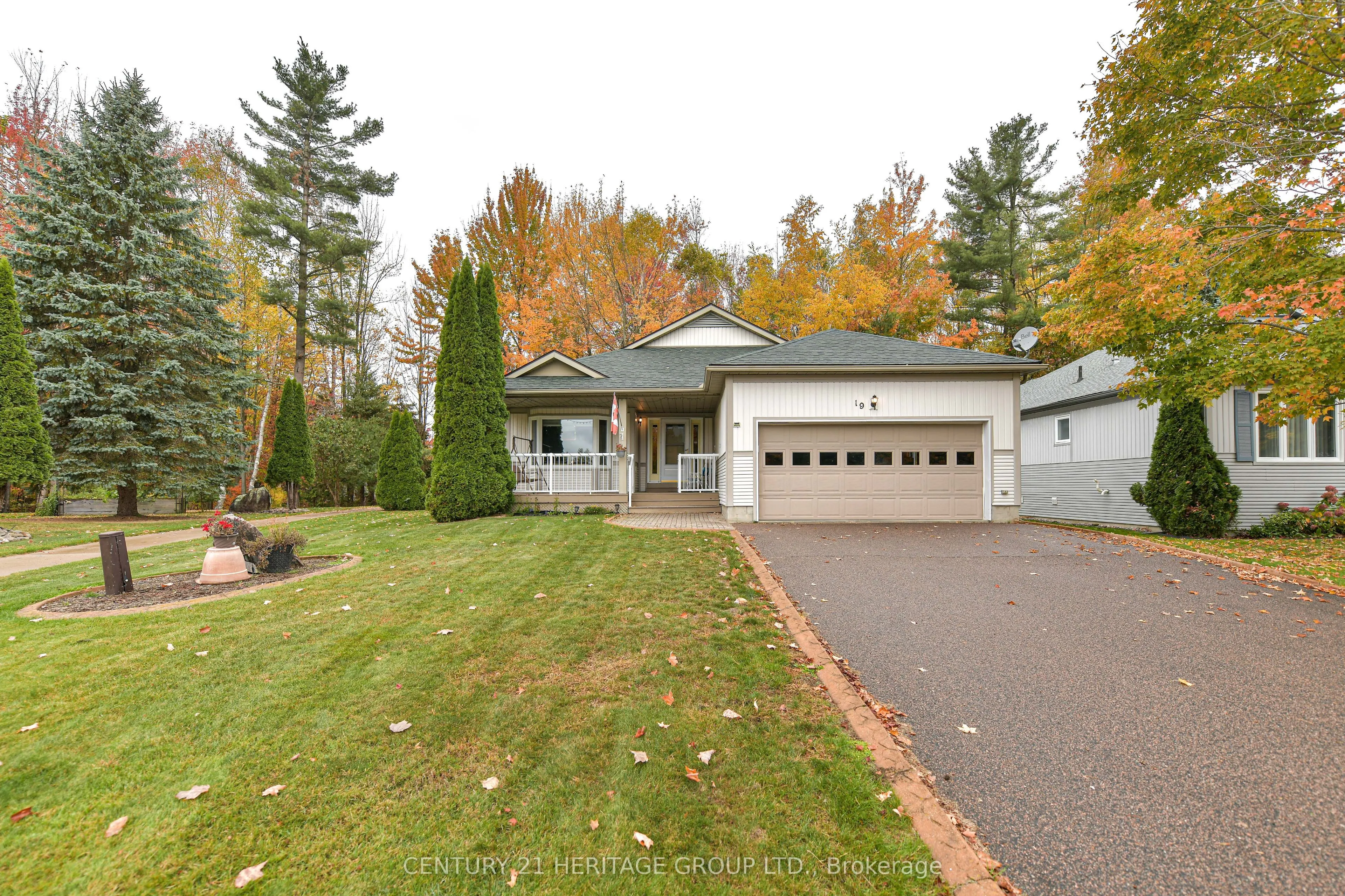 19 Springwood Crescent