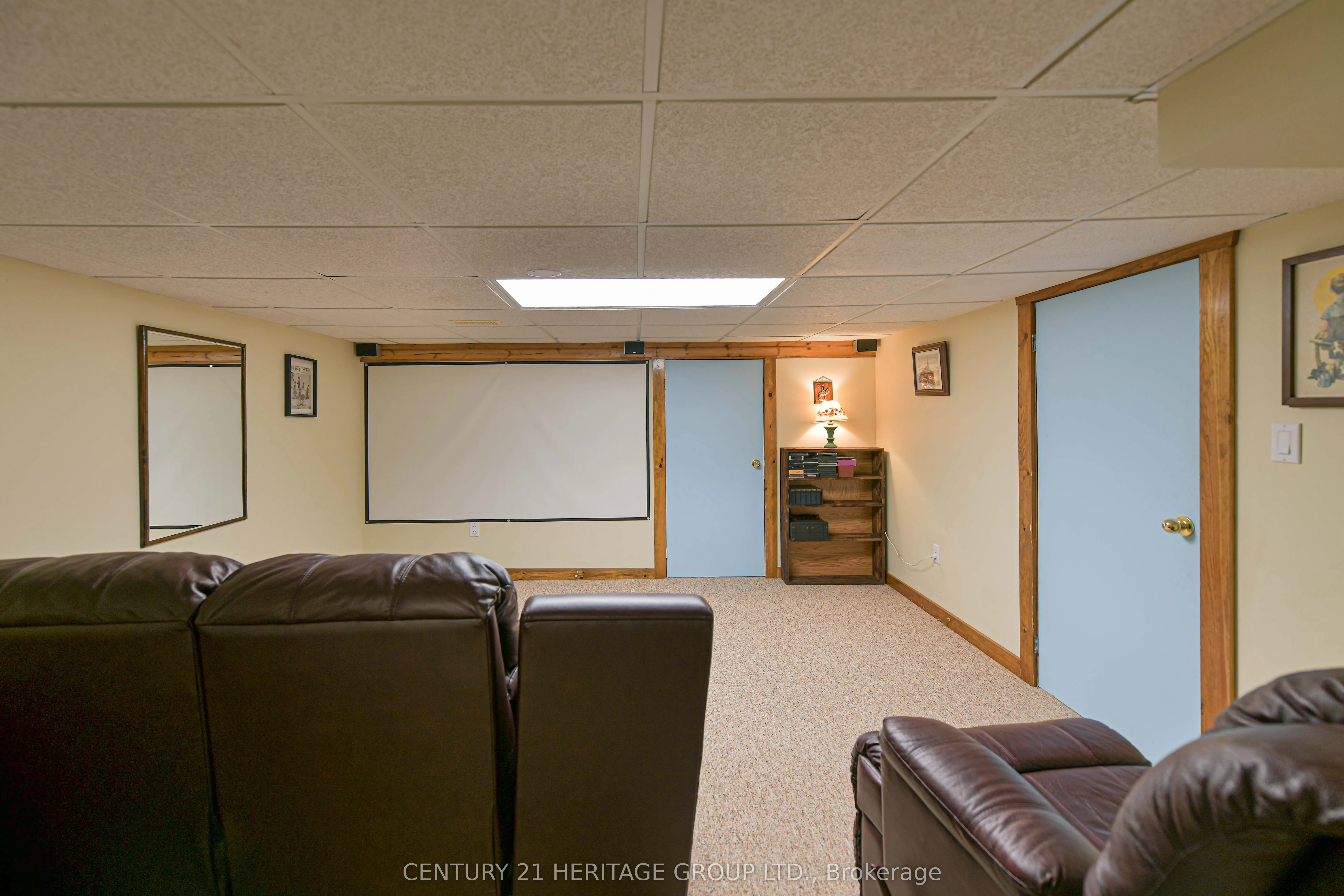 19 Springwood Crescent