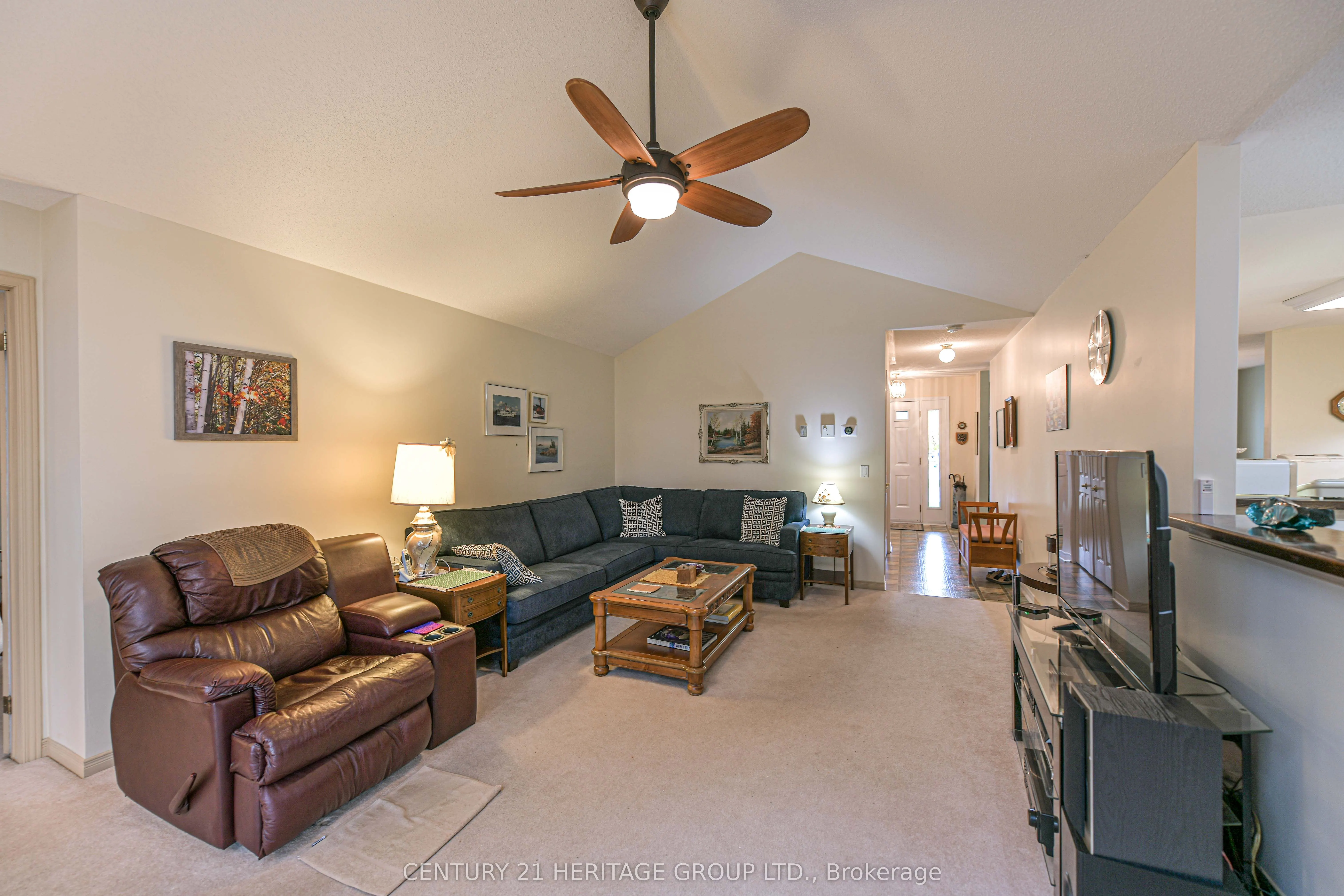 19 Springwood Crescent