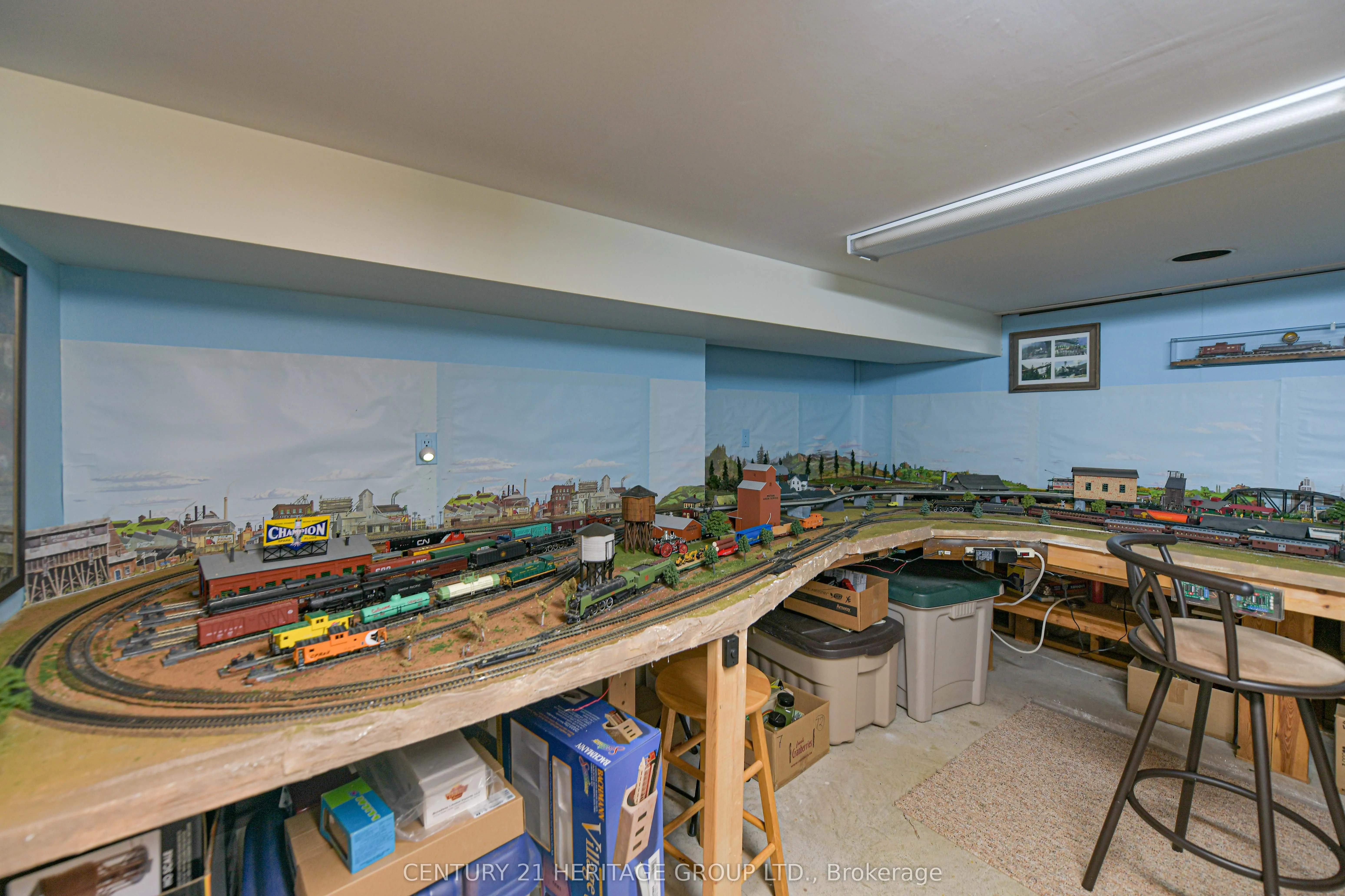 19 Springwood Crescent