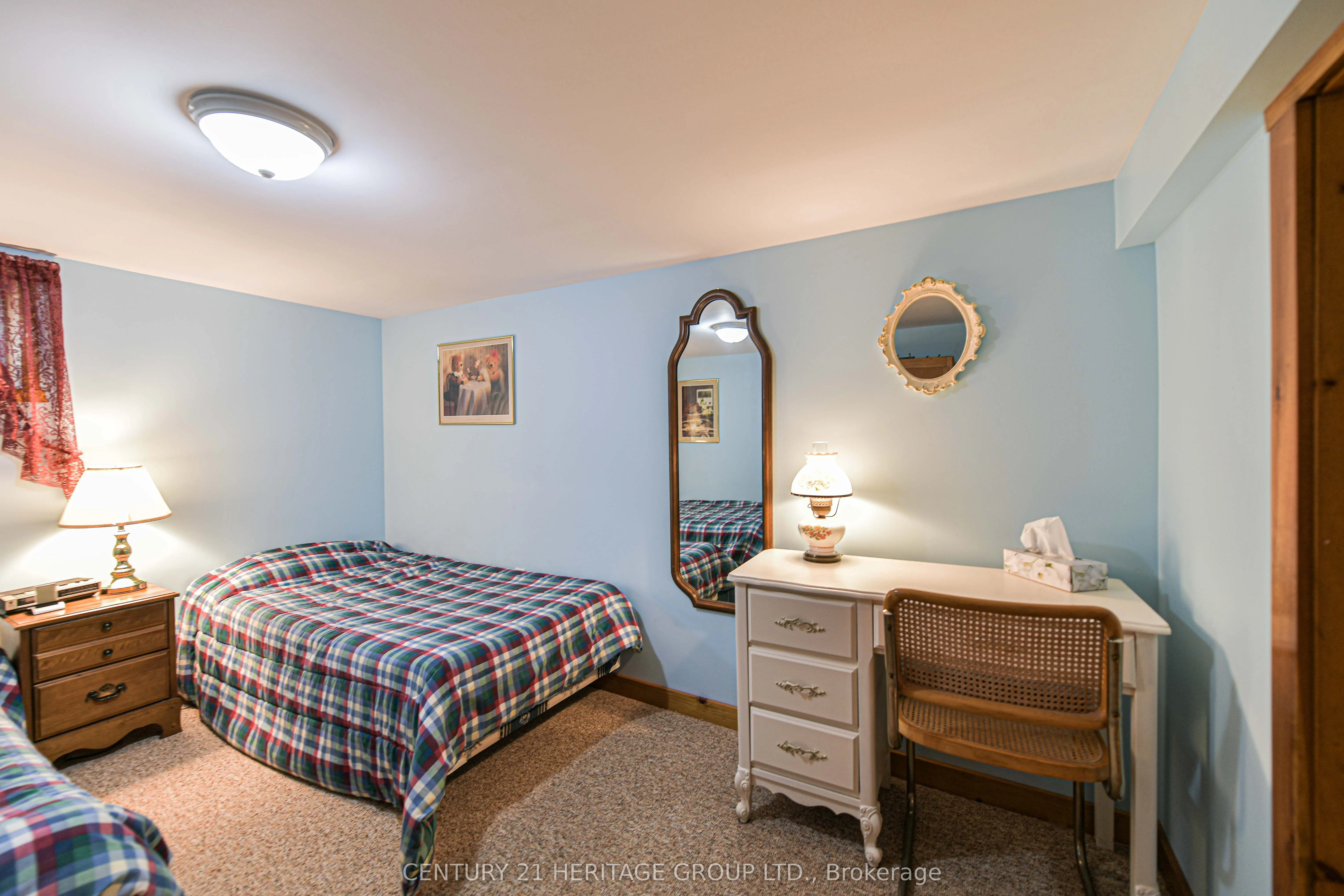 19 Springwood Crescent