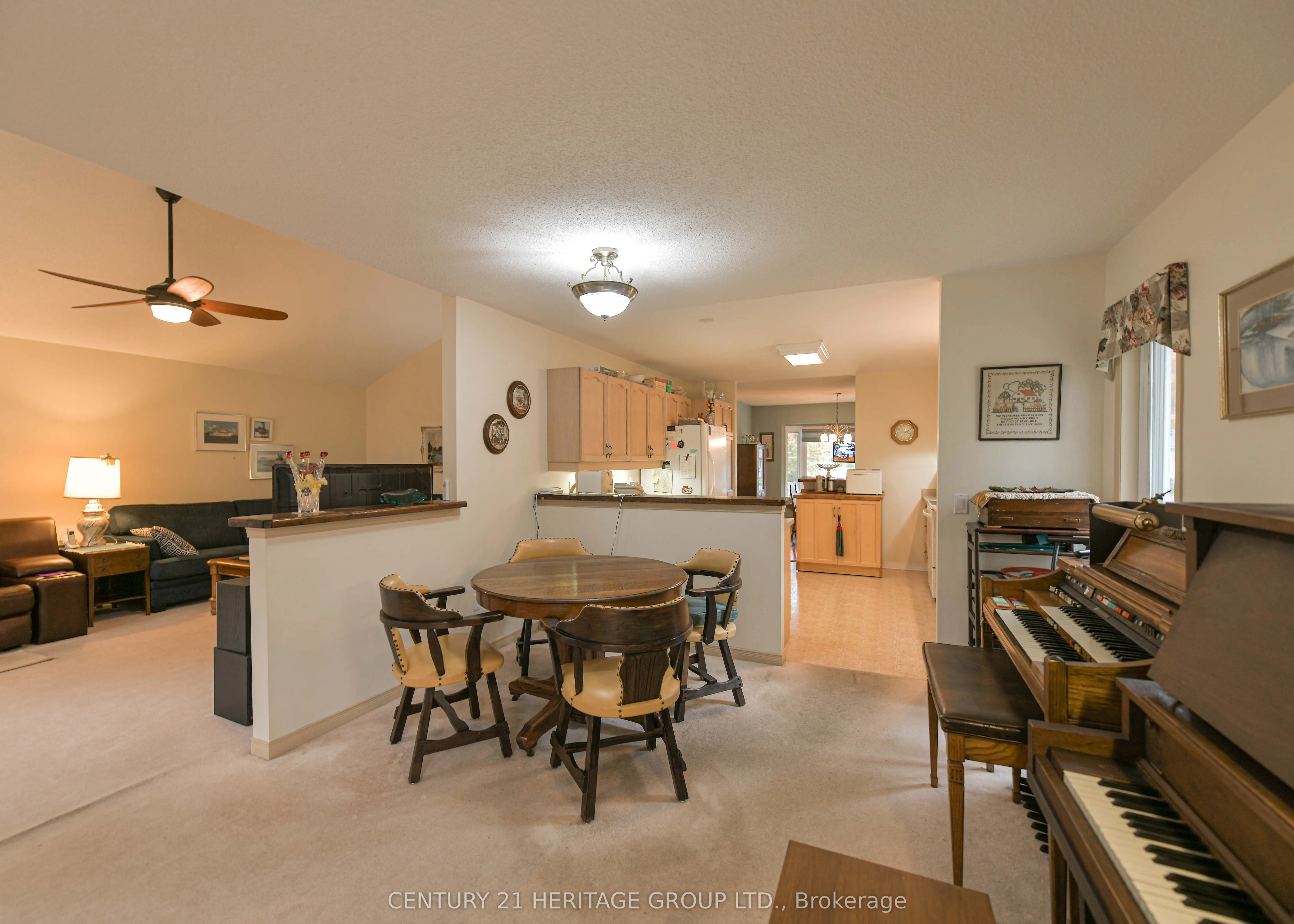 19 Springwood Crescent