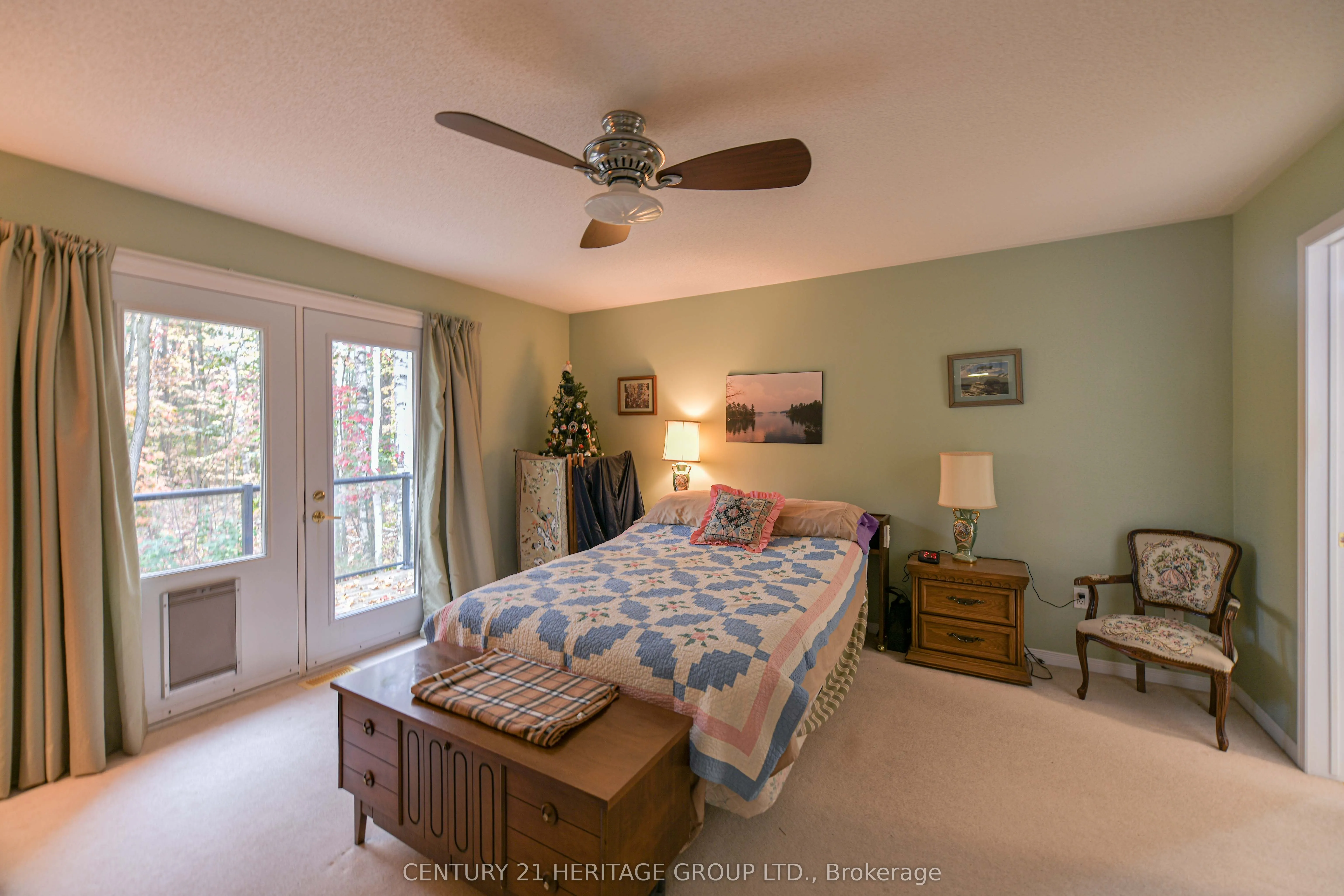 19 Springwood Crescent