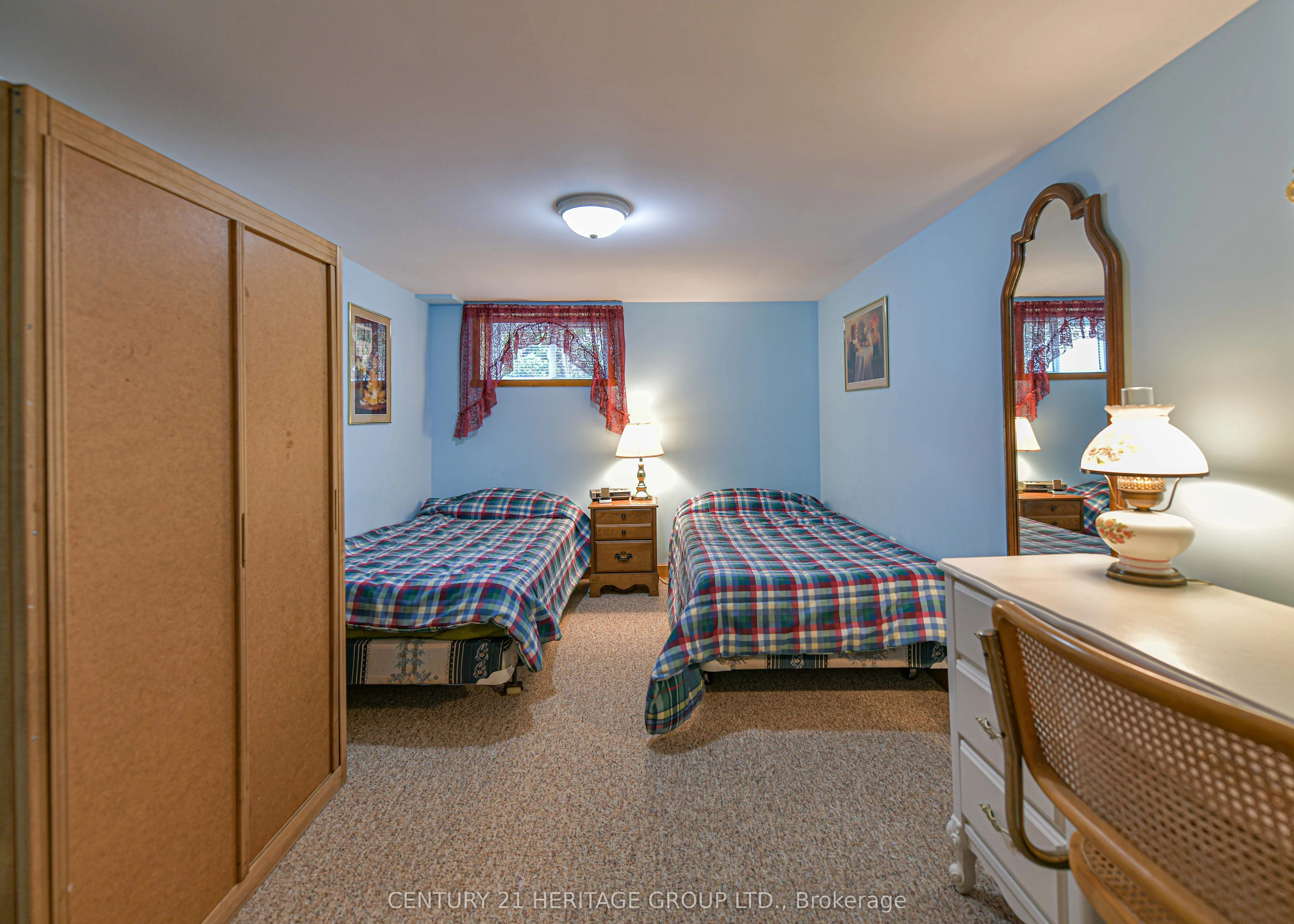 19 Springwood Crescent