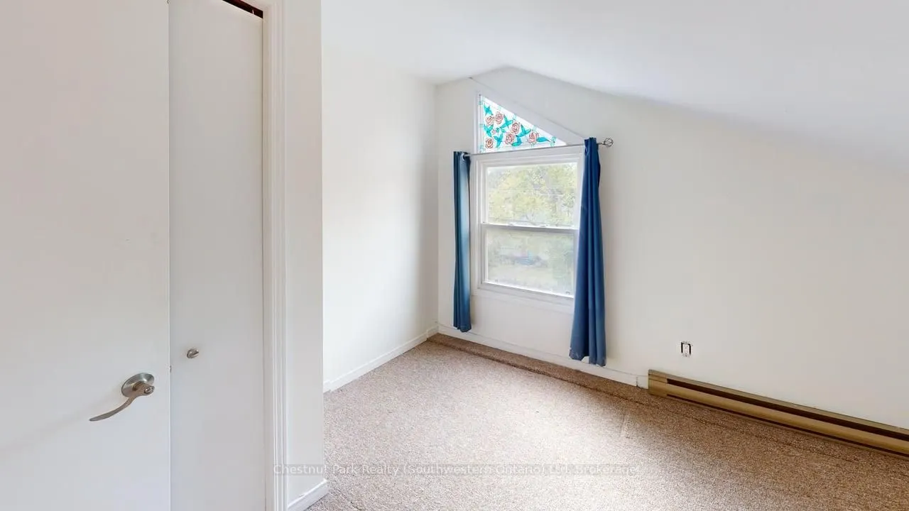 128 Main Street N, #Upper