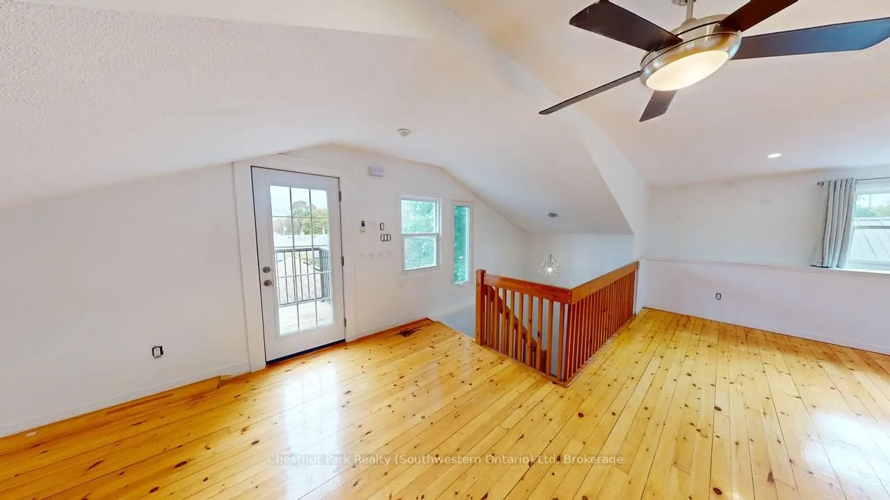 128 Main Street N, #Upper