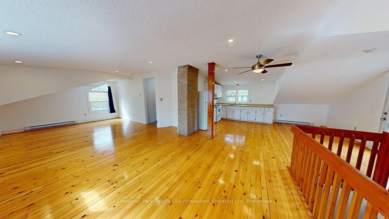 128 Main Street N, #Upper