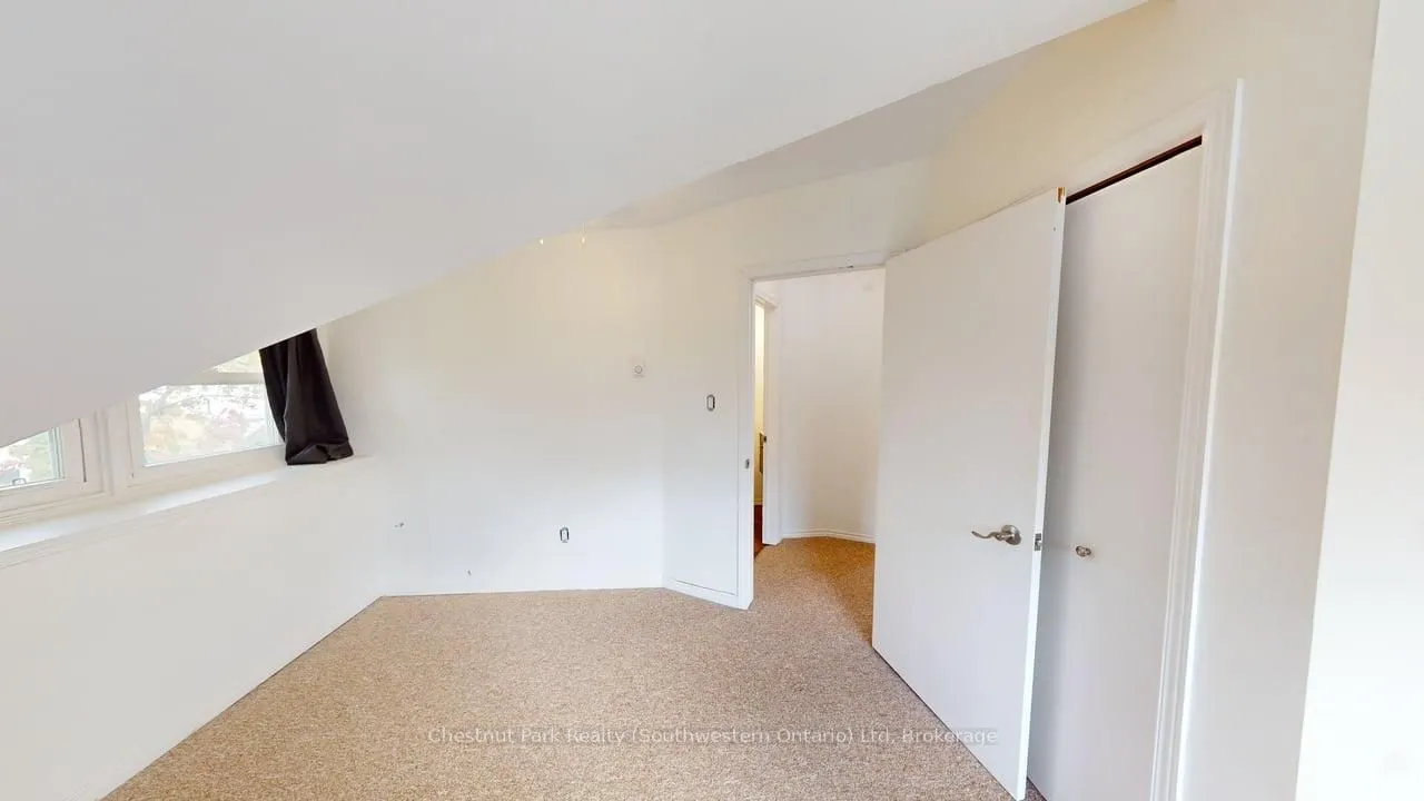 128 Main Street N, #Upper