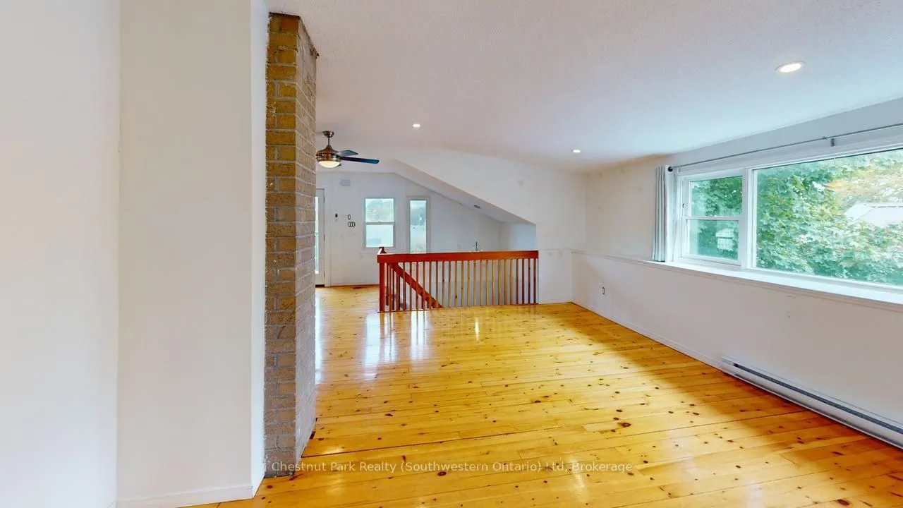 128 Main Street N, #Upper