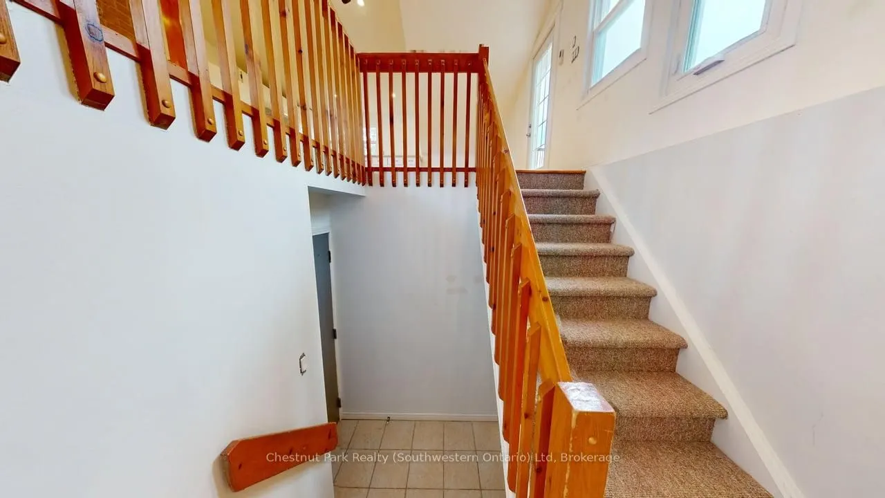 128 Main Street N, #Upper