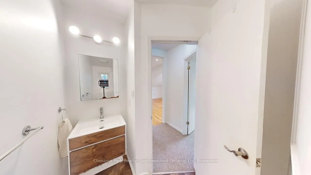 128 Main Street N, #Upper