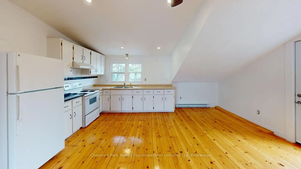 128 Main Street N, #Upper