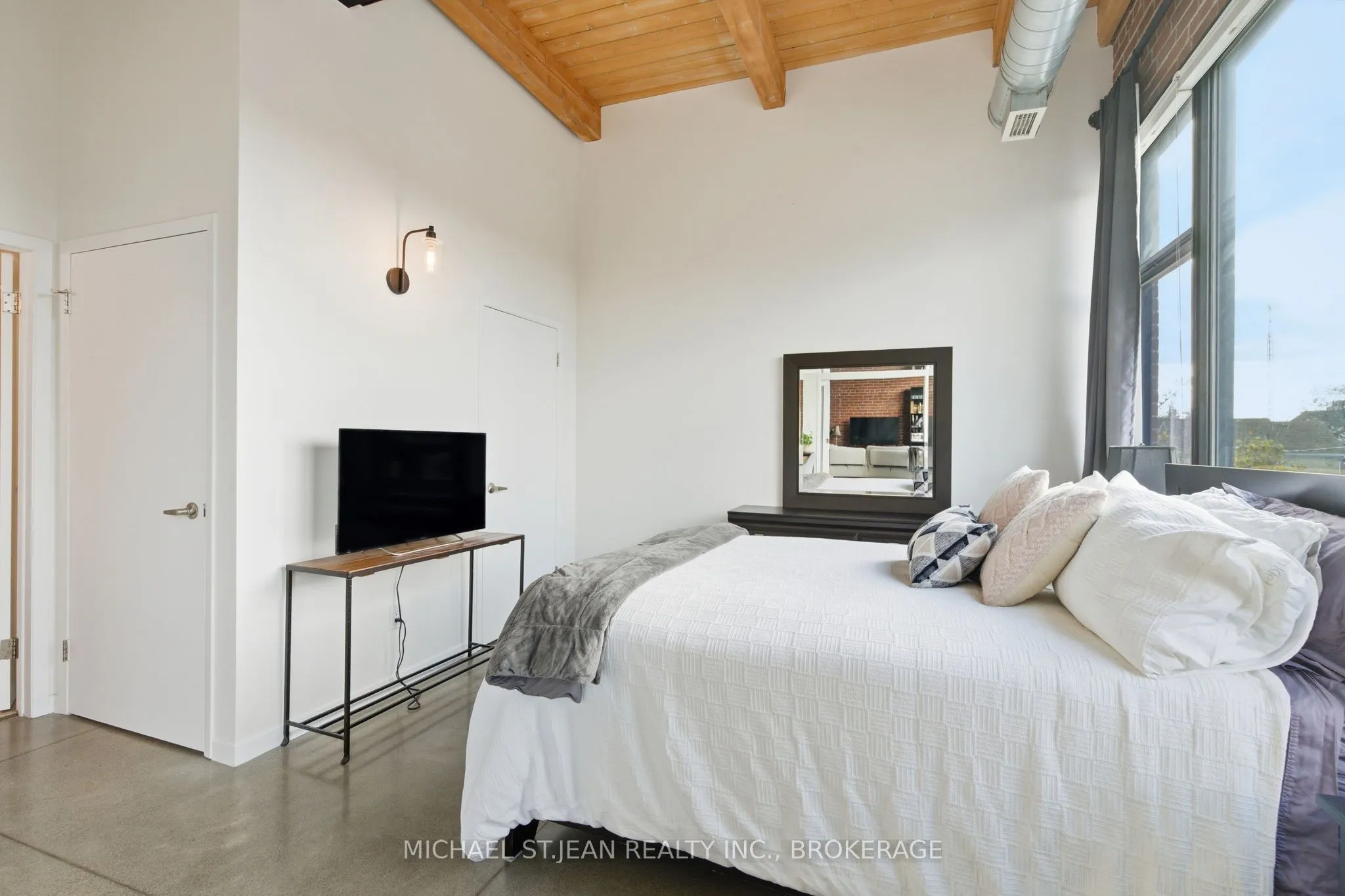 85 Spruce Street N, #203