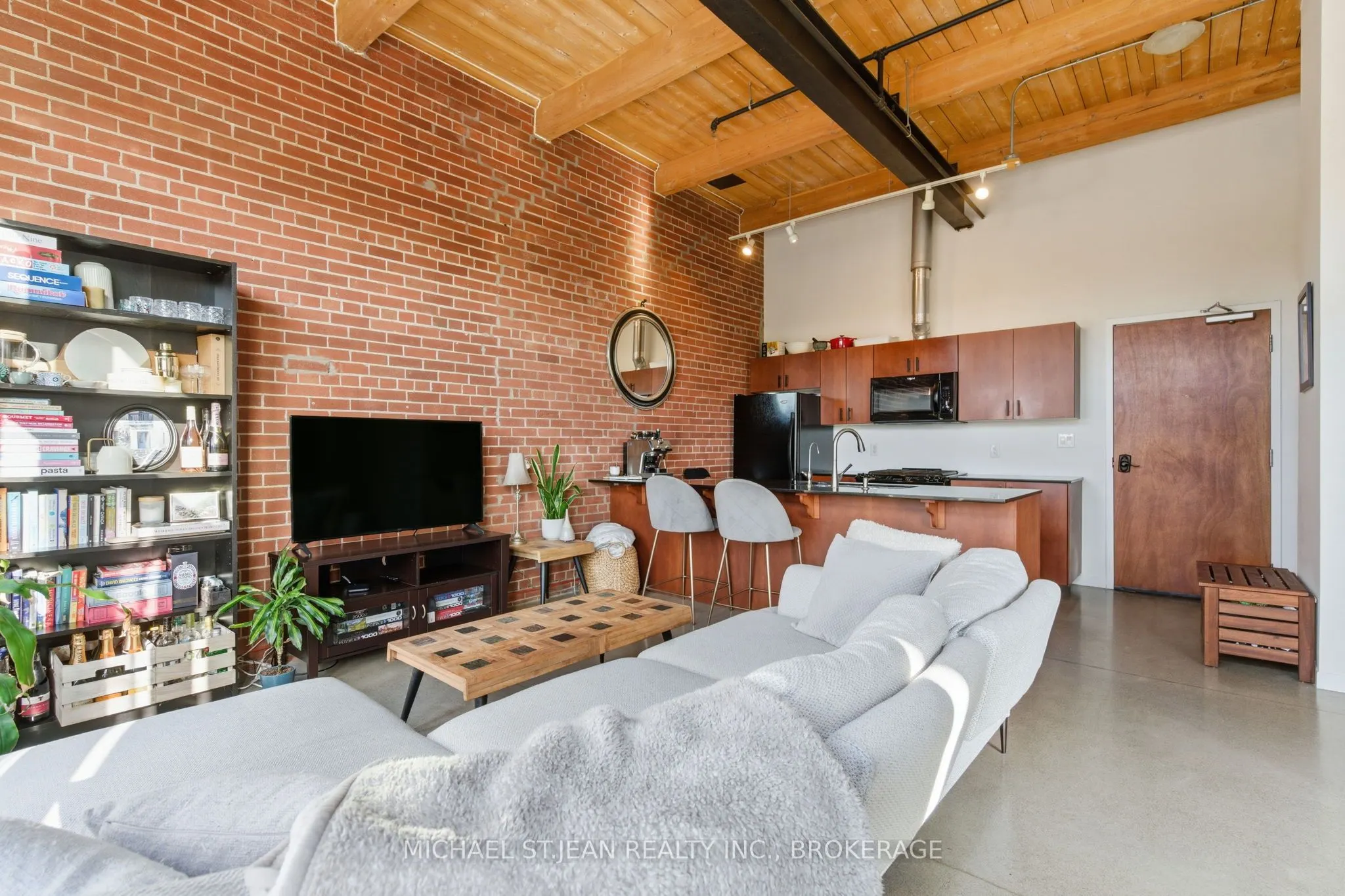 85 Spruce Street N, #203