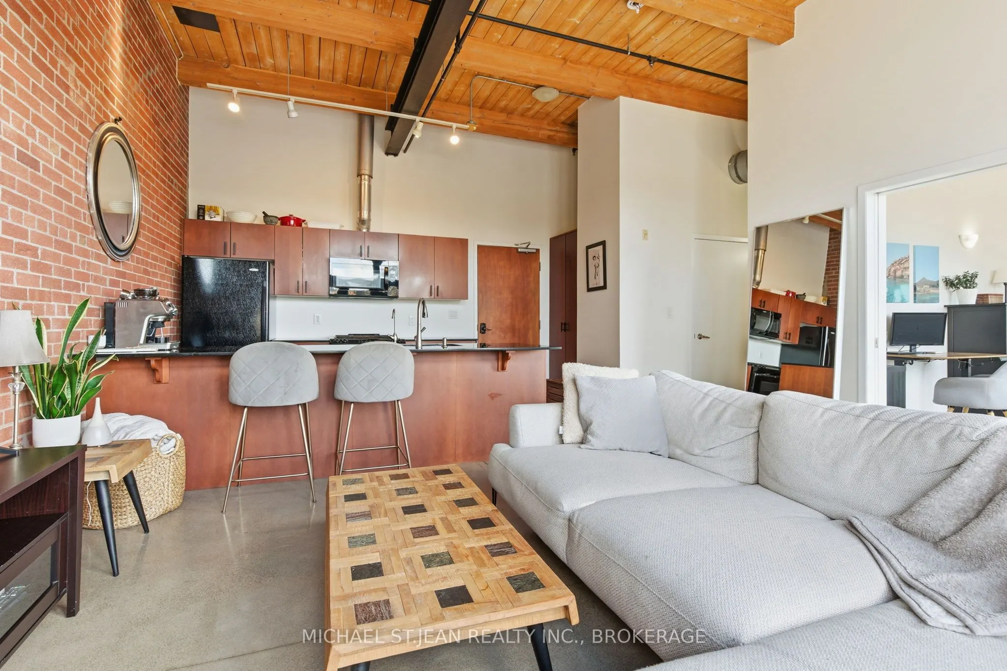 85 Spruce Street N, #203