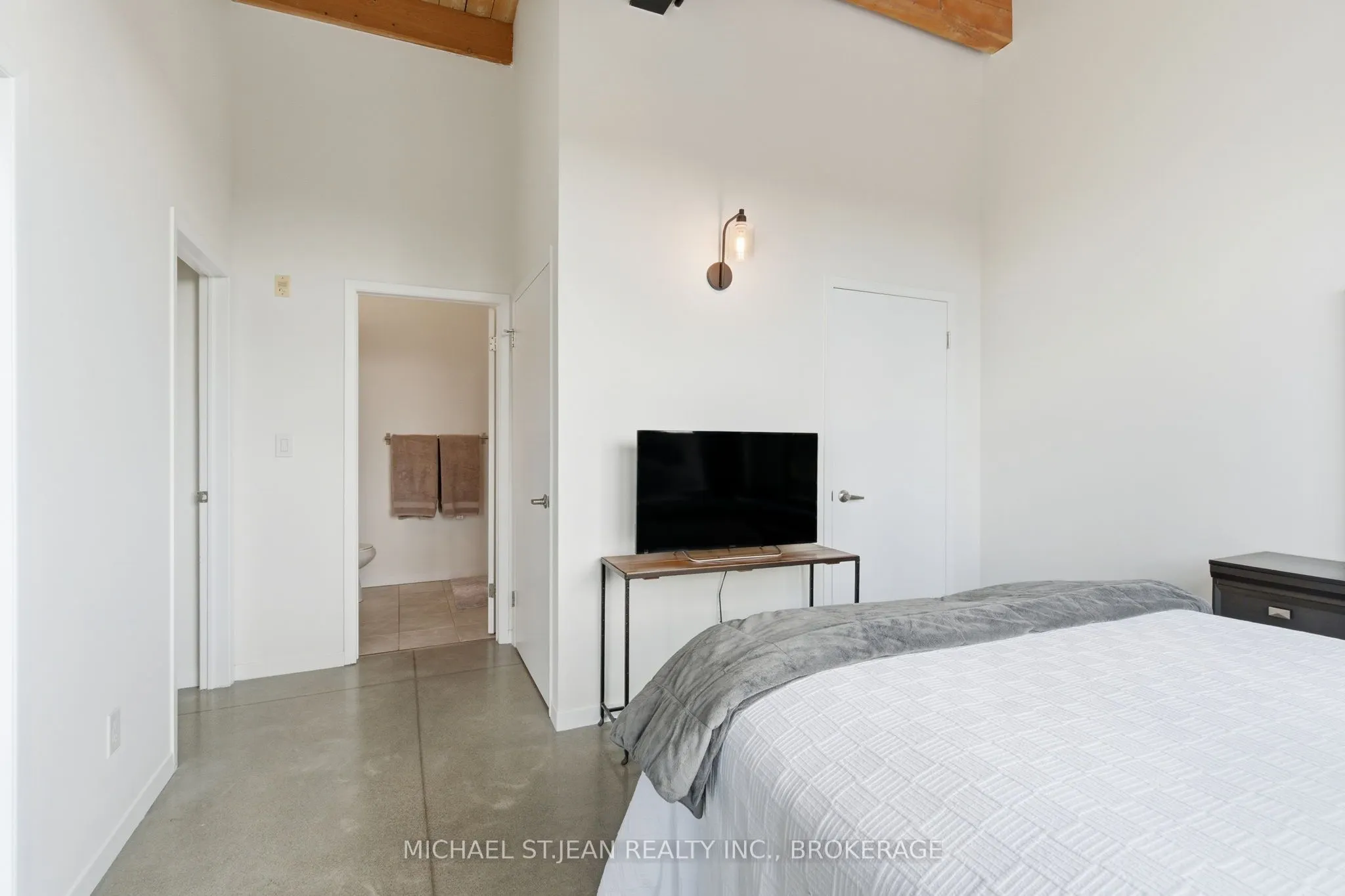 85 Spruce Street N, #203