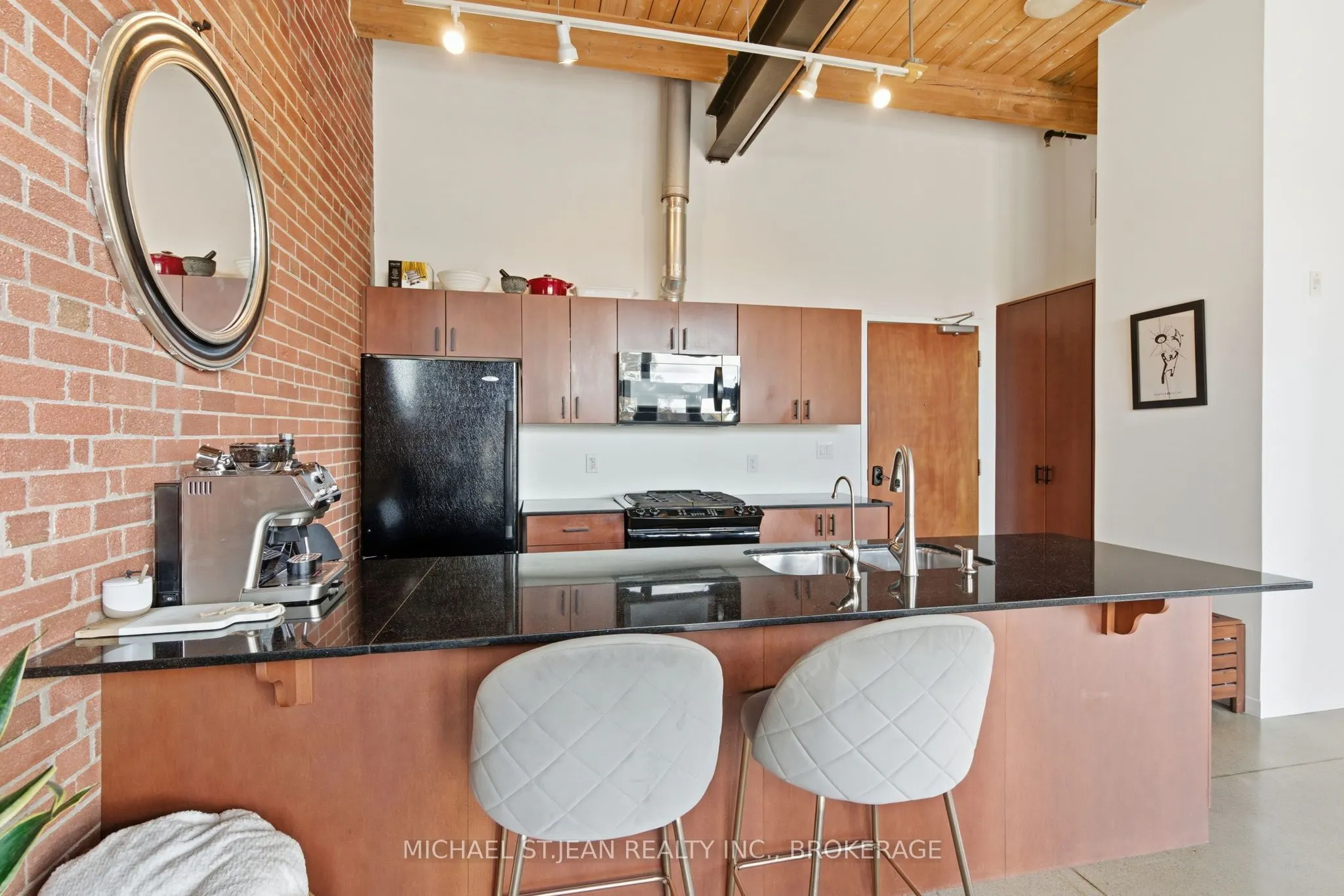 85 Spruce Street N, #203