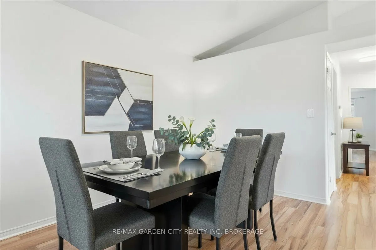 4 FOX TRAIL Drive