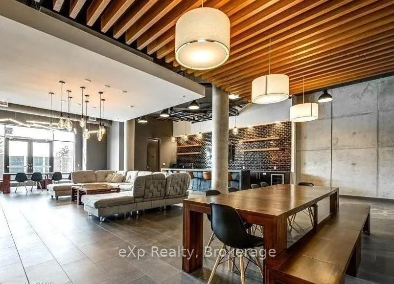 255 Northfield Drive E, #513