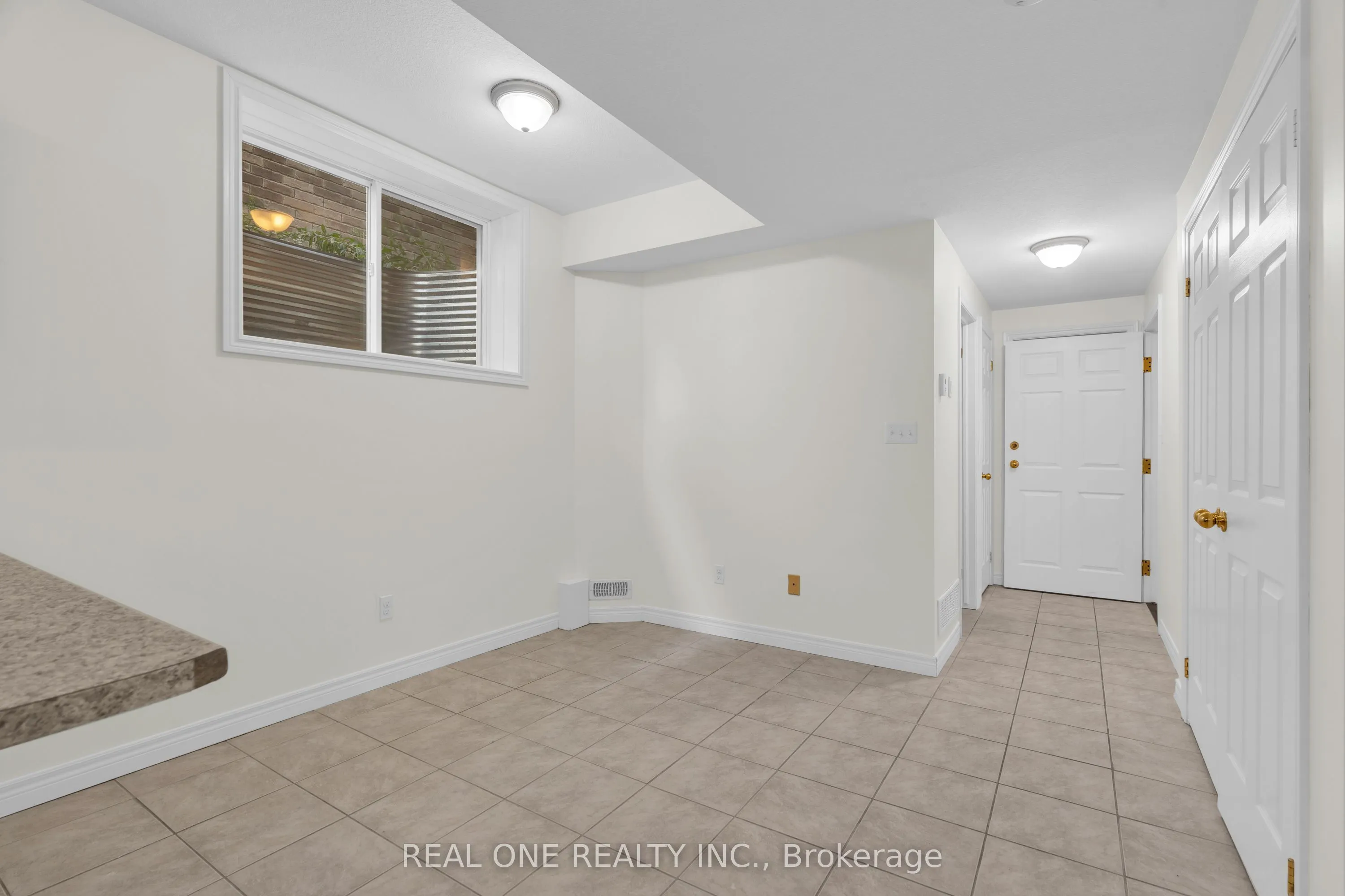 39 Deshane Street, #BSMT