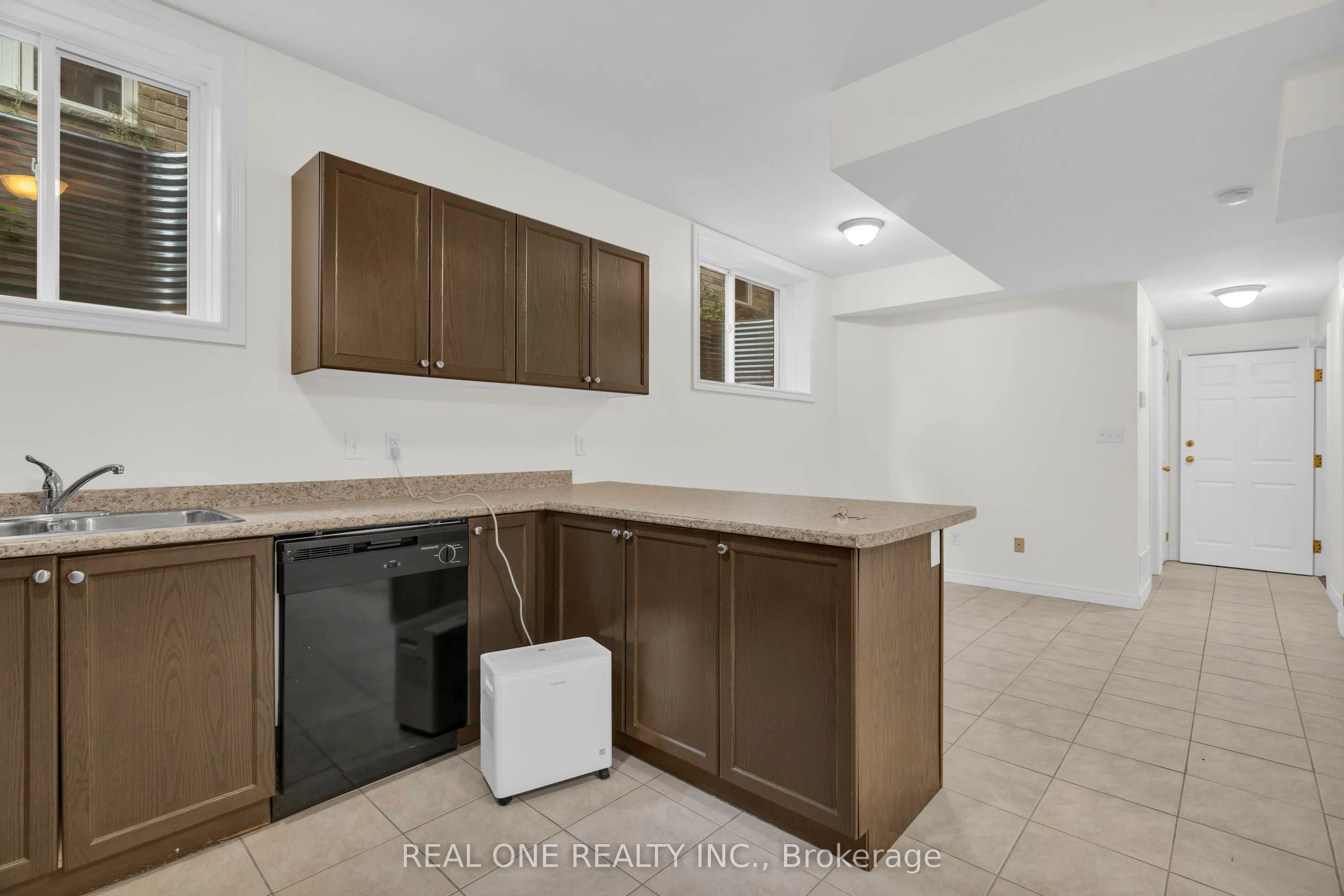 39 Deshane Street, #BSMT